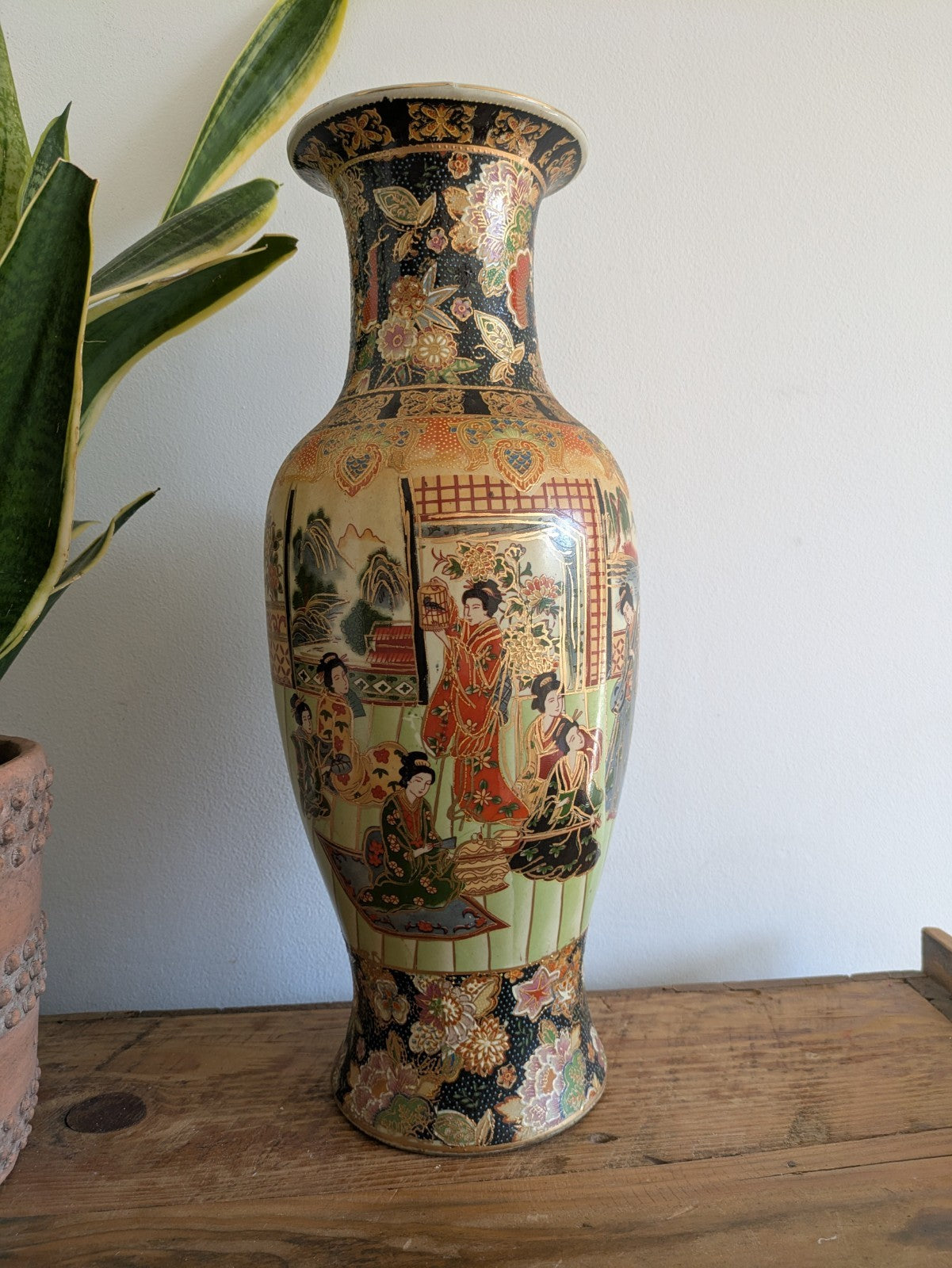 VINTAGE RARE ZHONGGUO ZHI ZAO HAND PAINTED CHINESE VASE 44.5cm TALL