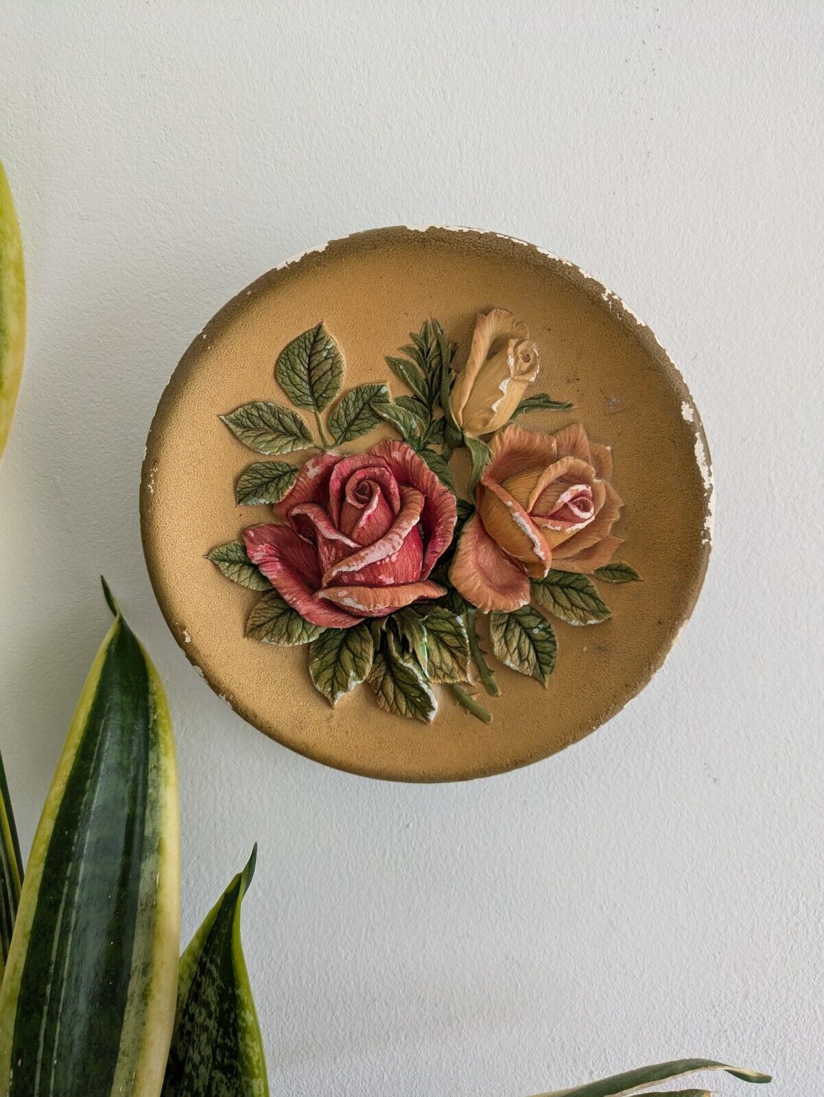 VTG Bossons 15.5cm Gold Rose Floral Hand Painted Chalkware Plaque 3D Plate 1959