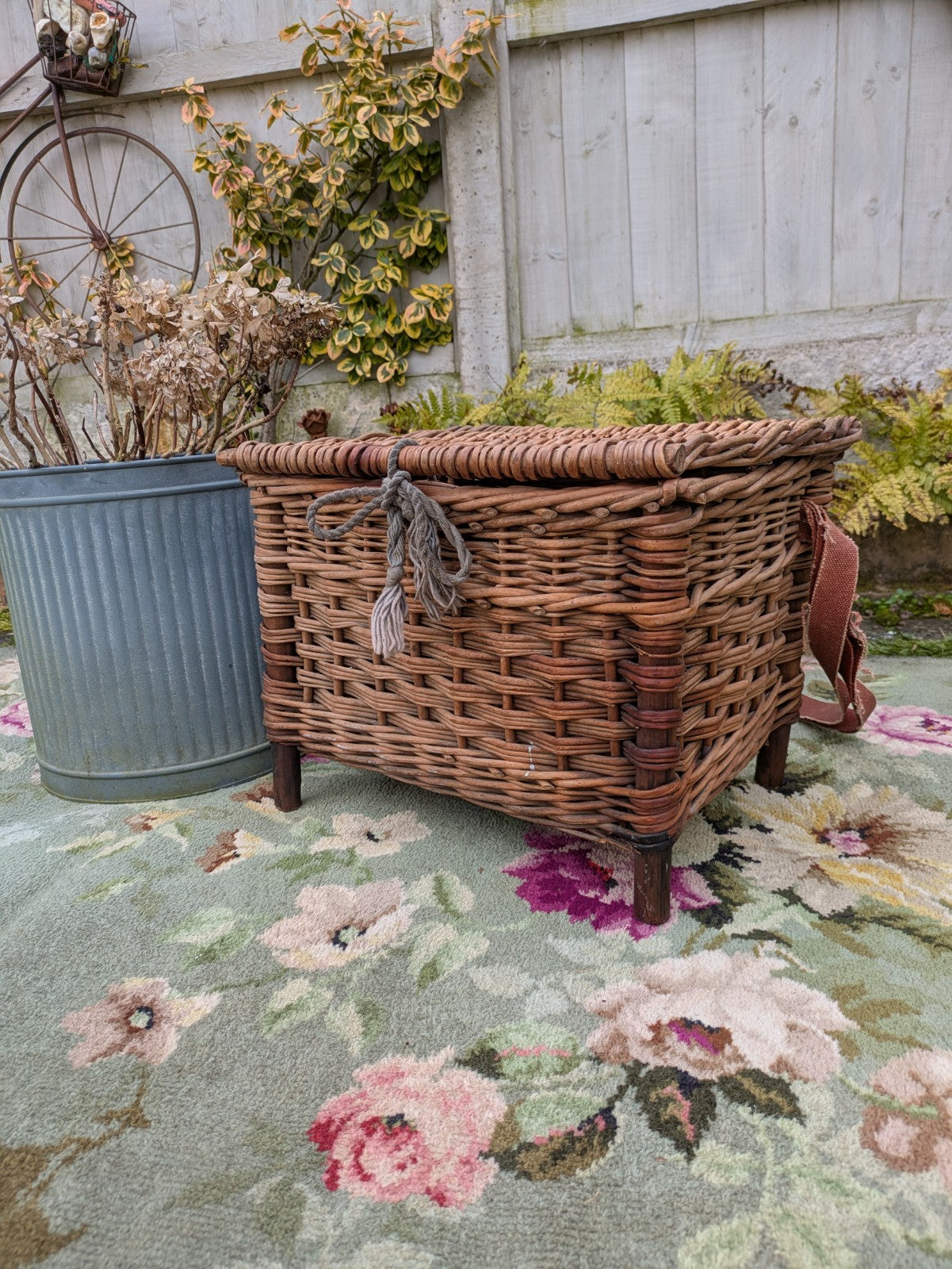 Fishing Creel Basket Logs Fireside Toys Storage Prop Vintage Wicker Seat Small