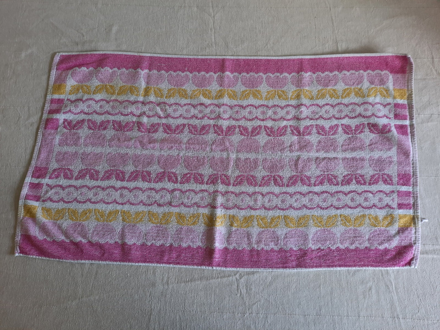1 Vintage Towel Terry PINK Retro Hand bathroom original prop Midcentury Cotton