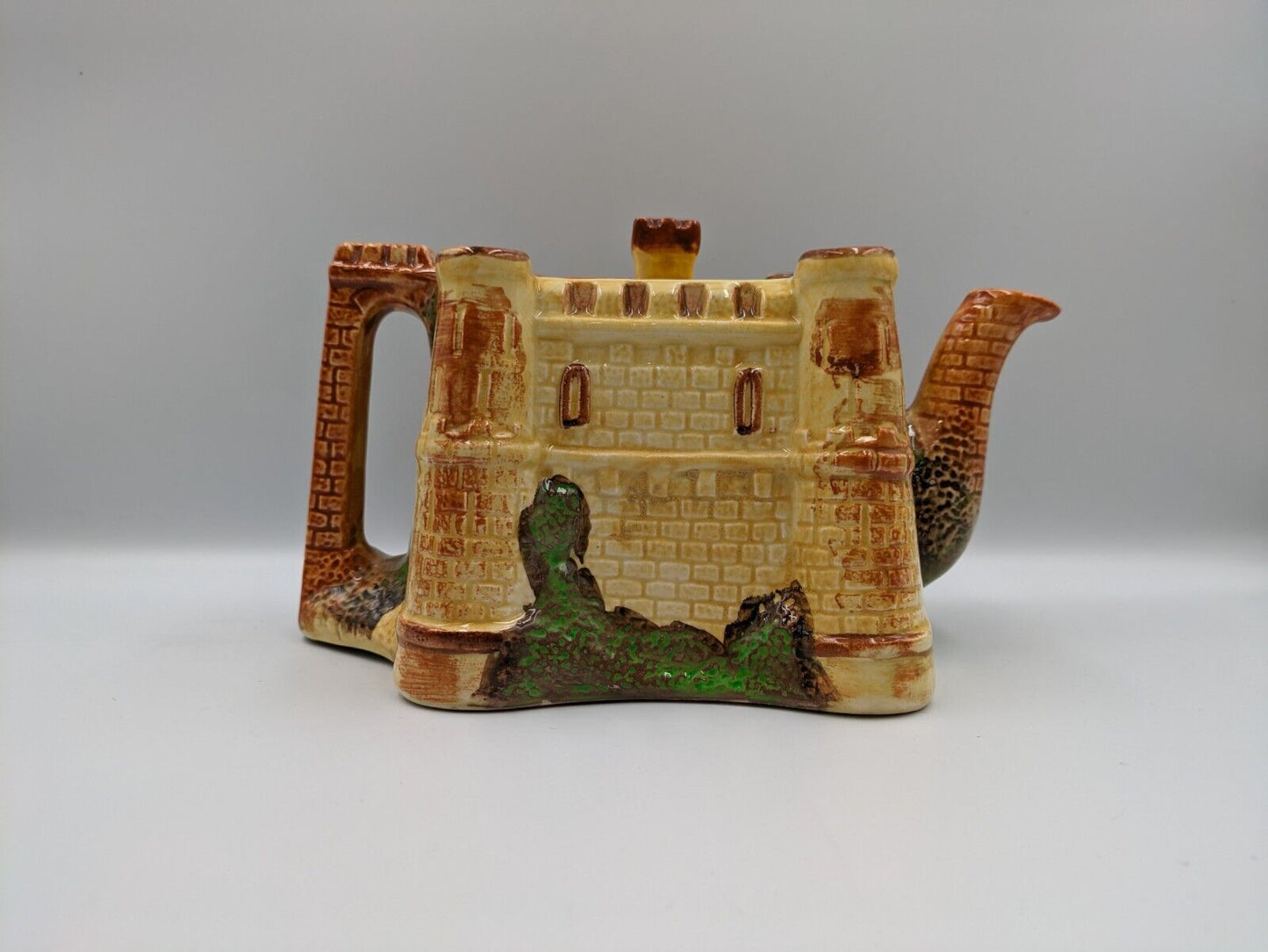 Vintage 1930s Wadeheath Old English Castle Teapot Wade Heath VGC Rare Tea Pot