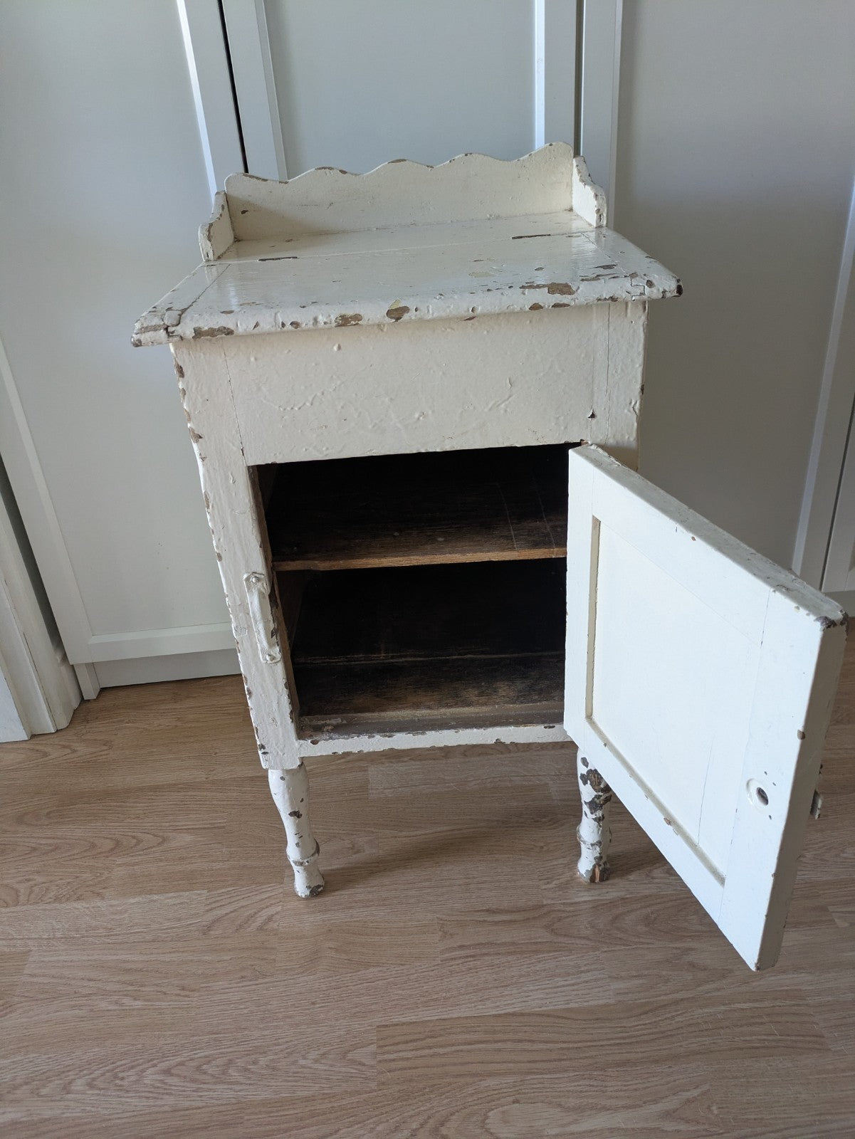 Vintage painted Chippy Bedside Vanity cabinet with Rail White Cupboard Table Old