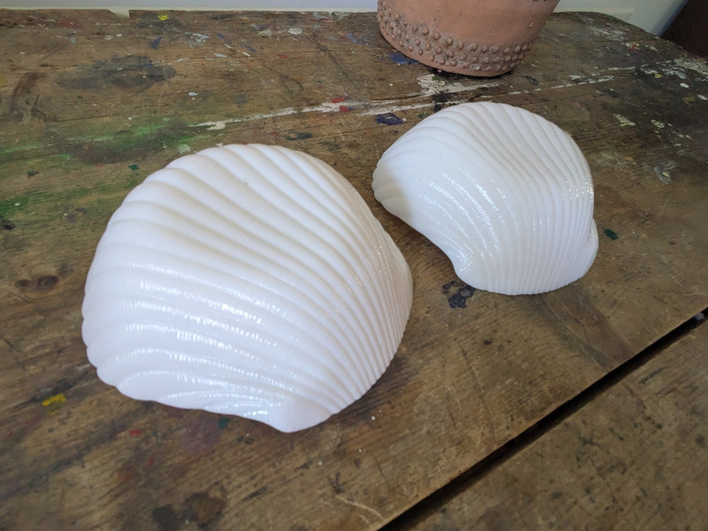 2x Arcoroc COQUILLAGE Style White glass Vtg Bowls Shell scalloped Clam Milk Vgc
