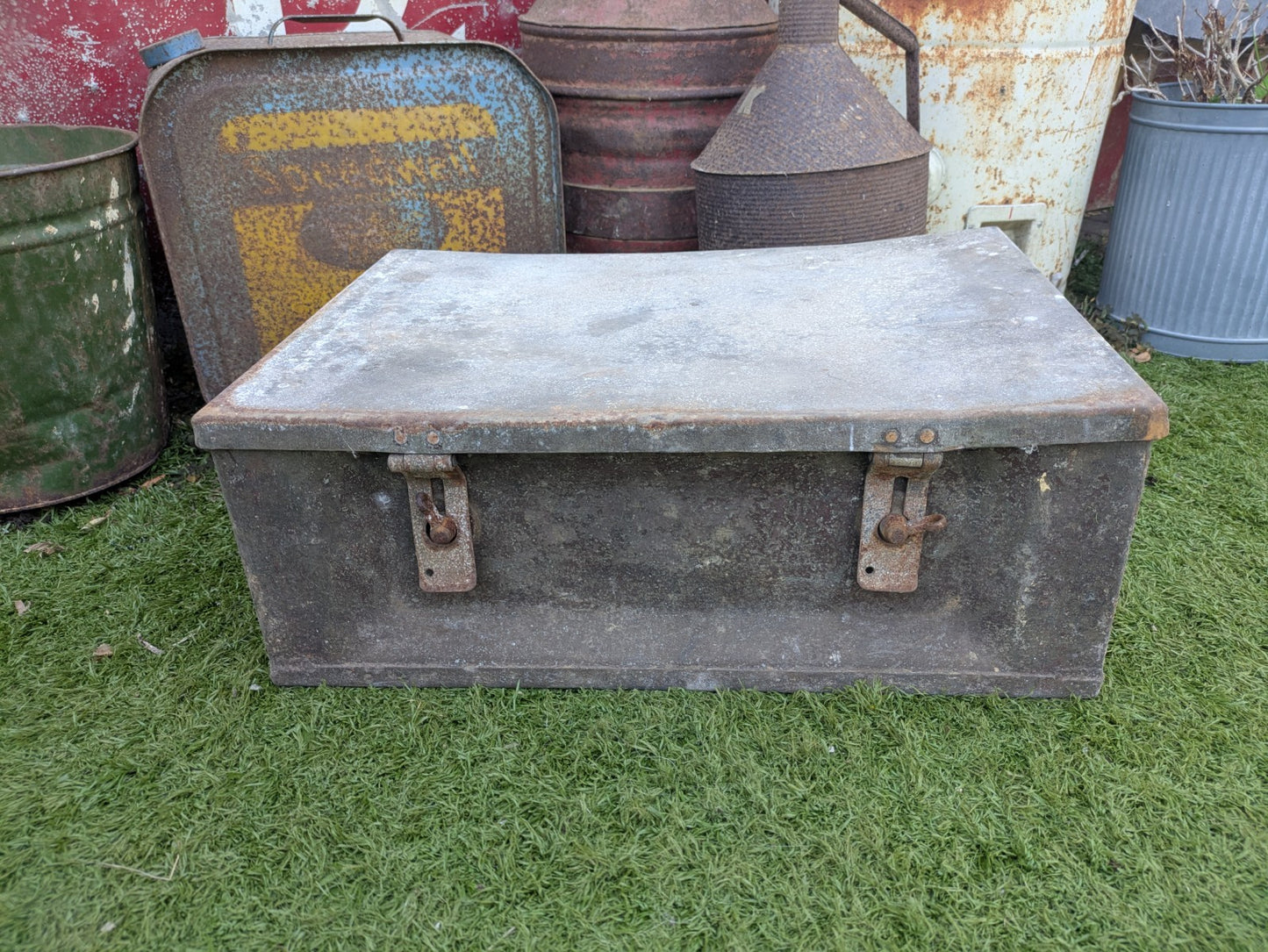 Vintage Heavy Metal Trunk Military Box Storage Chest Coffee Table Case Tool Ammo