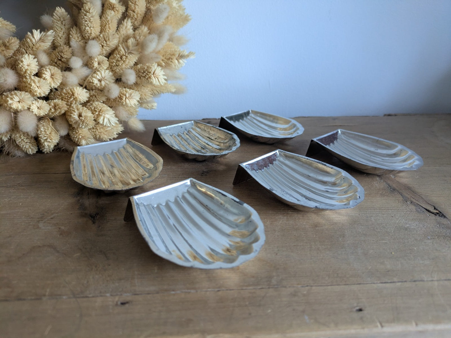 6x Antique Metal Clam Shell Shape Mold Tin Chocolate Mold Aluminium Madeline Vtg