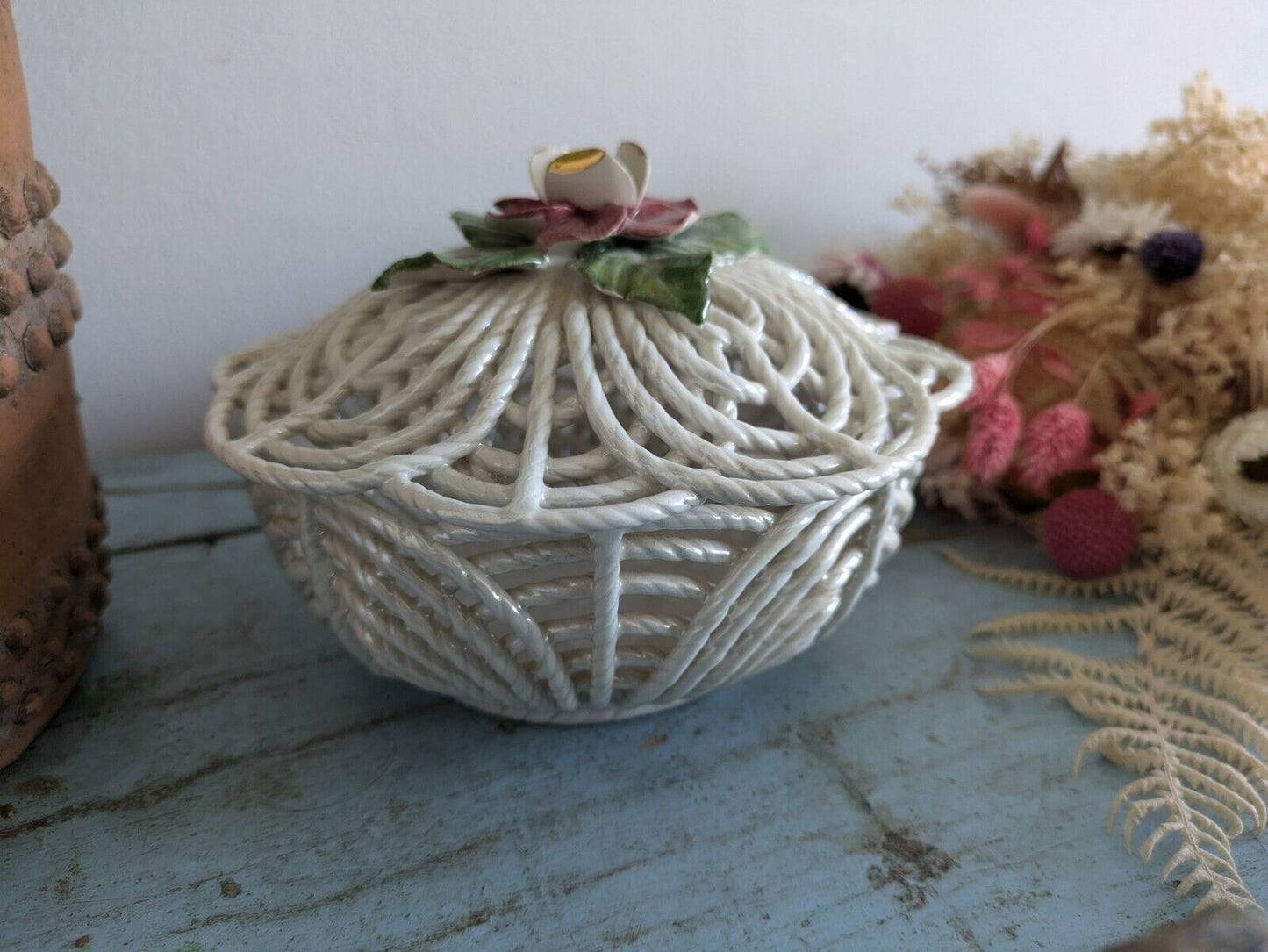 Vintage Shabby Chic Porcelain Flower Bowl Top Floral Rose Lattice Woven Basket