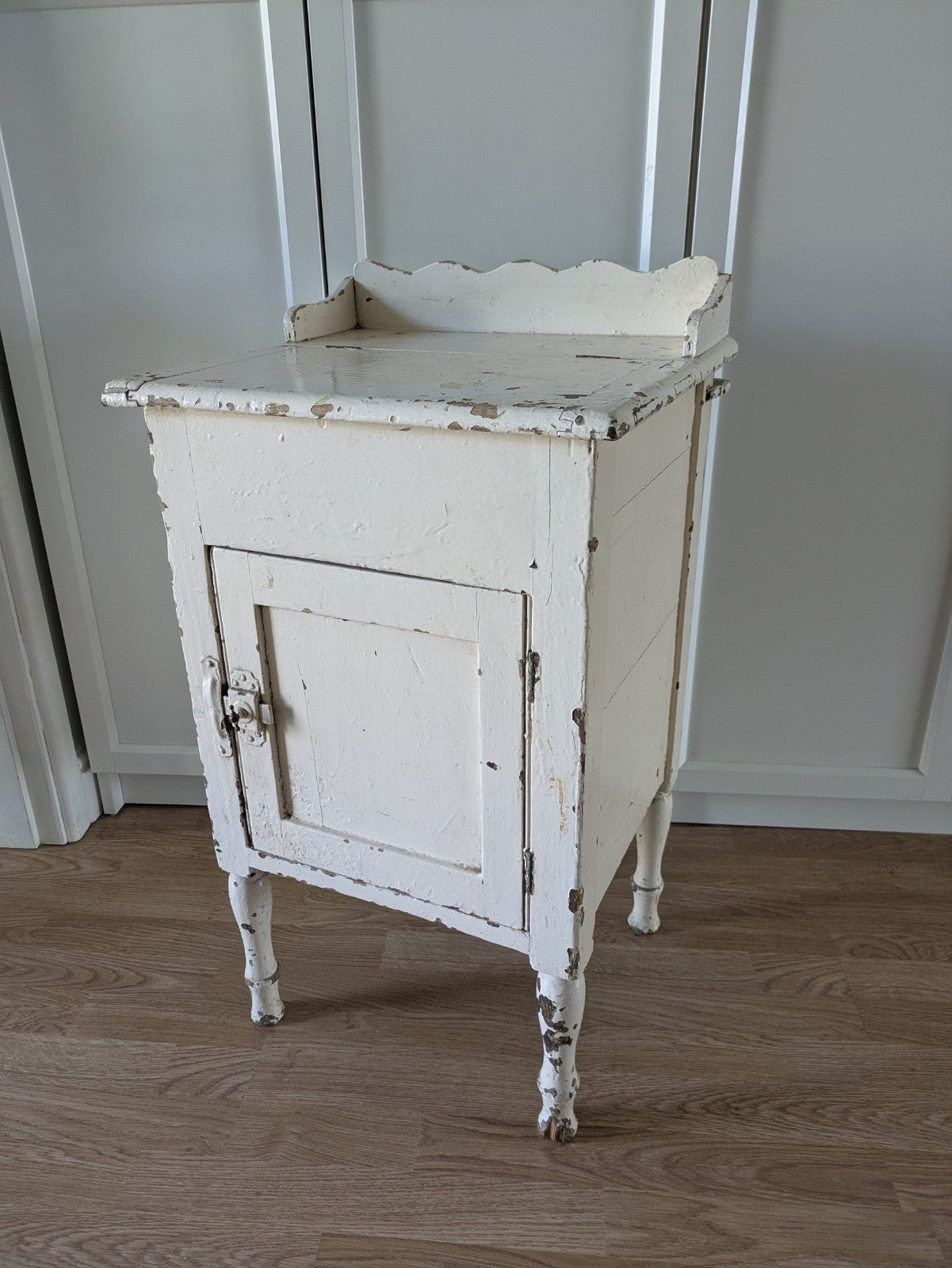 Vintage painted Chippy Bedside Vanity cabinet with Rail White Cupboard Table Old