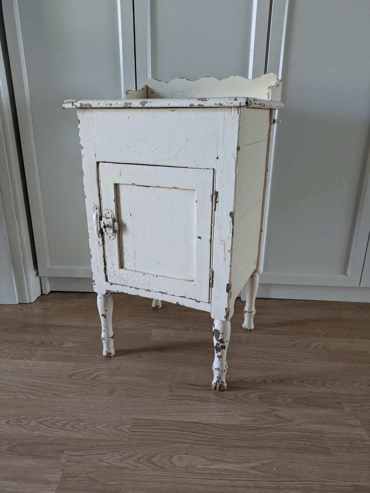 Vintage painted Chippy Bedside Vanity cabinet with Rail White Cupboard Table Old