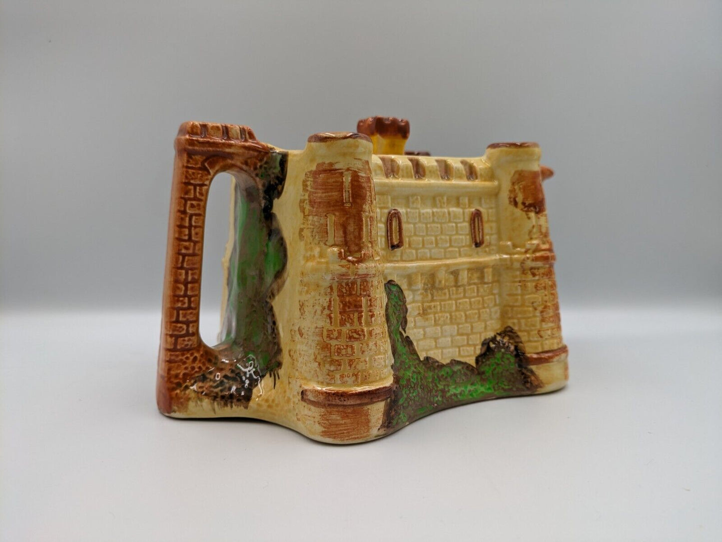 Vintage 1930s Wadeheath Old English Castle Teapot Wade Heath VGC Rare Tea Pot