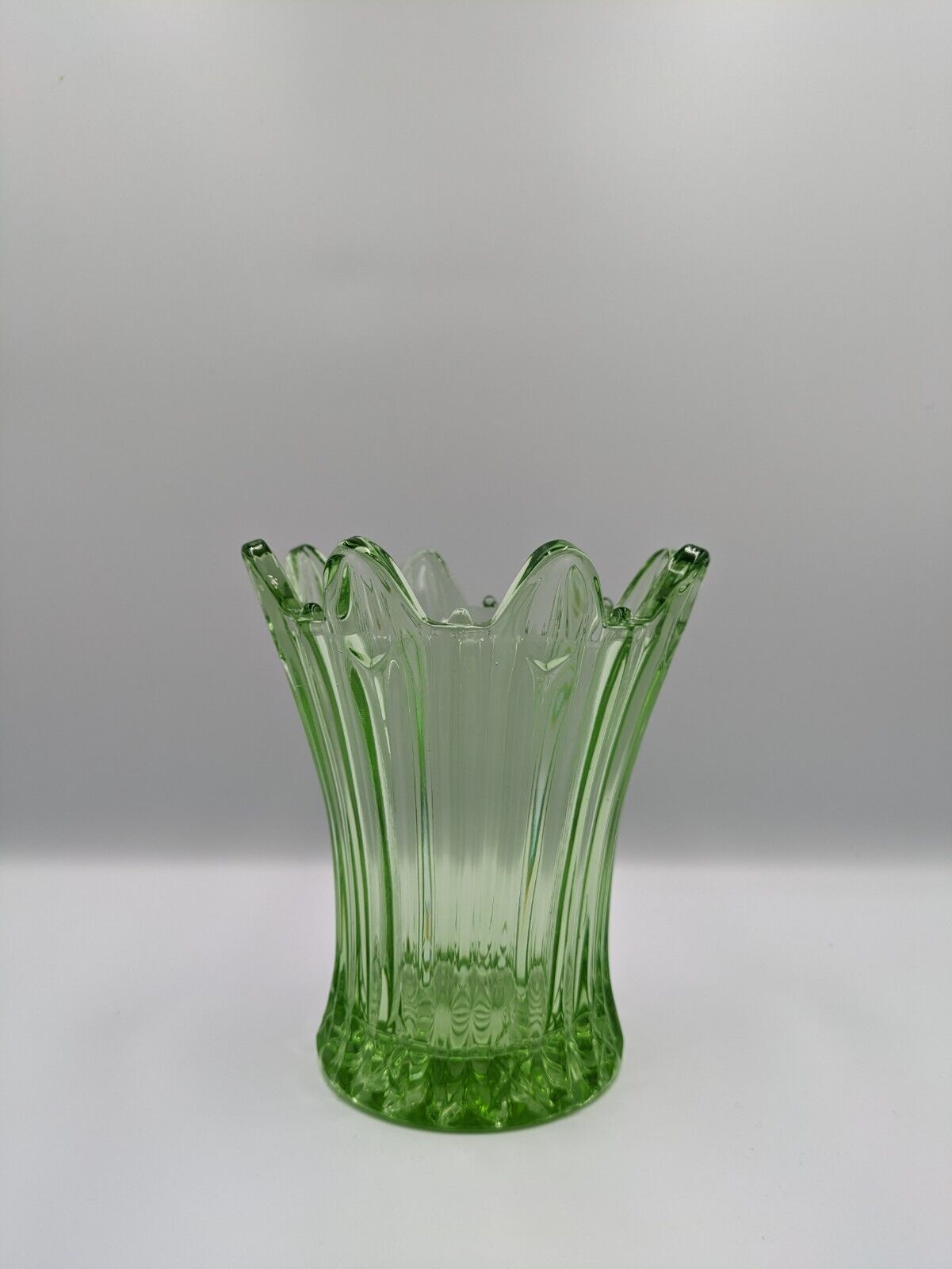Large Art Deco Sowerby Green Glass Splash Vase 1930s Mint Condition Flowers Prop