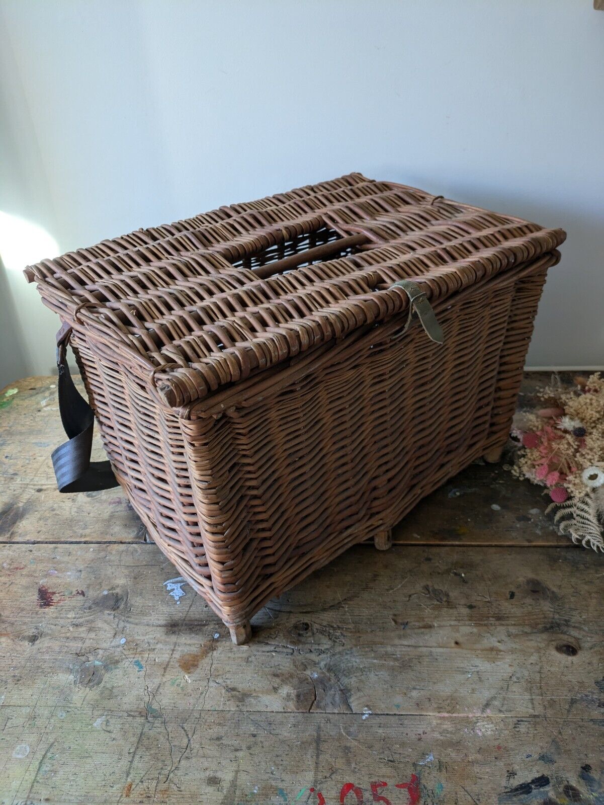 Fishing Creel Basket Logs Fireside Toys Storage Fishing Prop Vintage Wicker Seat