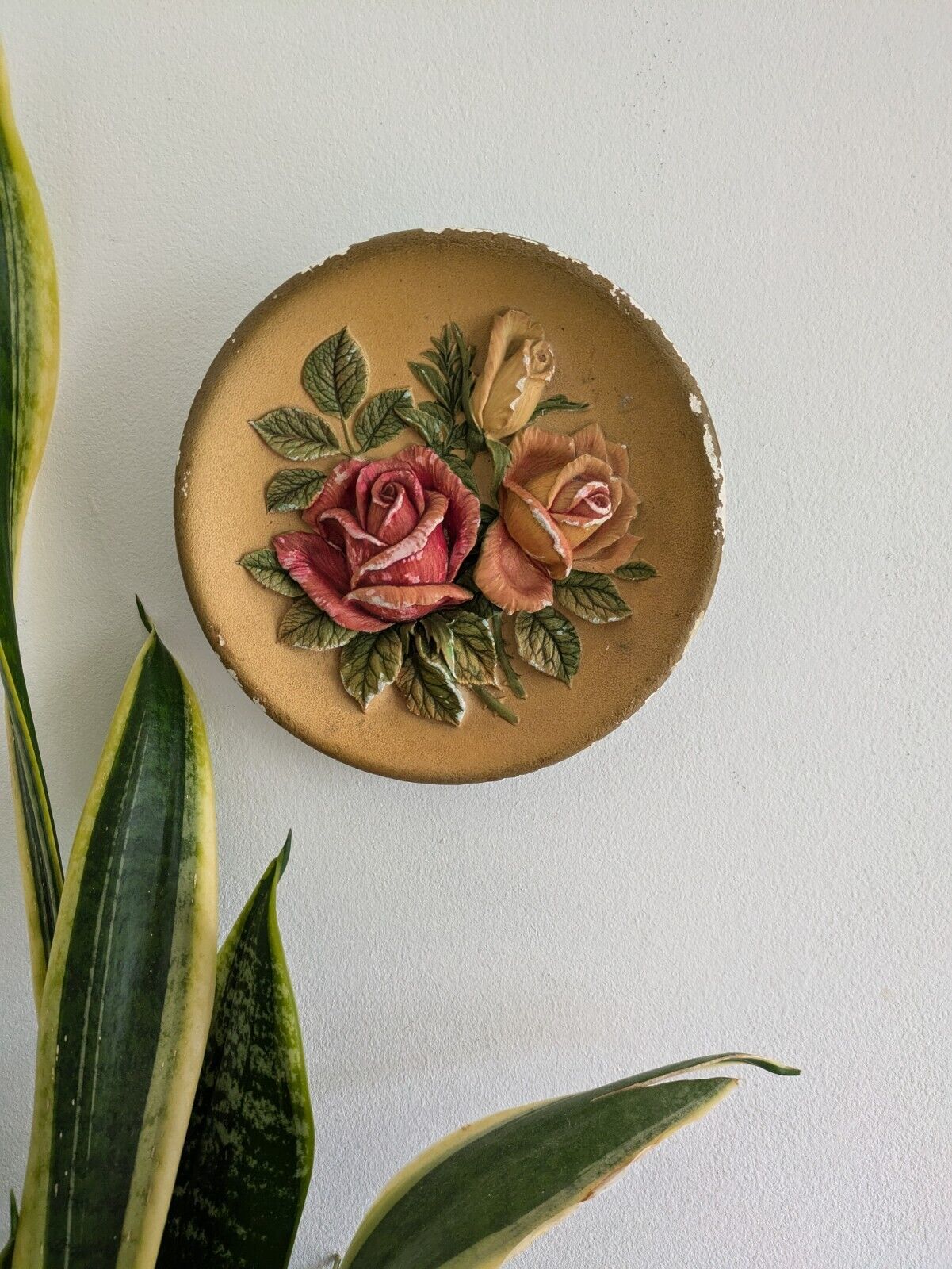 VTG Bossons 15.5cm Gold Rose Floral Hand Painted Chalkware Plaque 3D Plate 1959