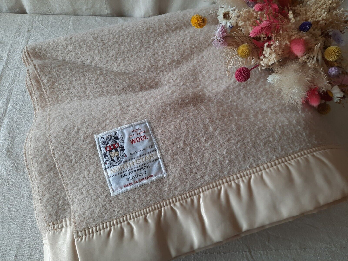 ATKINSON NORTHSTAR VINTAGE 100% WOOL THICK COSY CREAM BLANKET 175cm X 236cm Prop