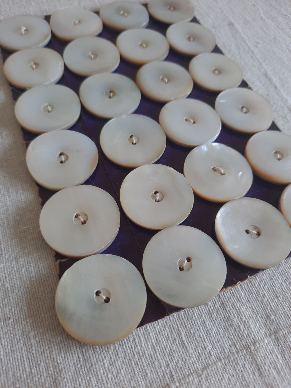 Job Lot Of 24x Vintage Mother Of Pearl White Buttons; Diameter 2.6cm 88g Shell