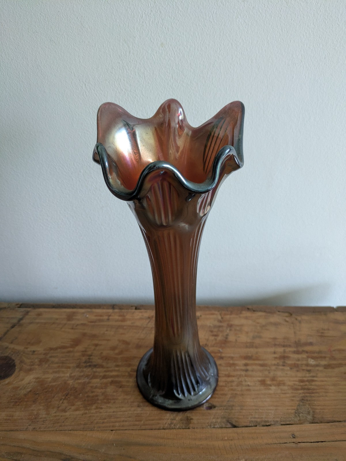 Vintage FENTON 27.7cm H Amethyst Iridescent GLASS Frilled Rim VASE Diamond Rib