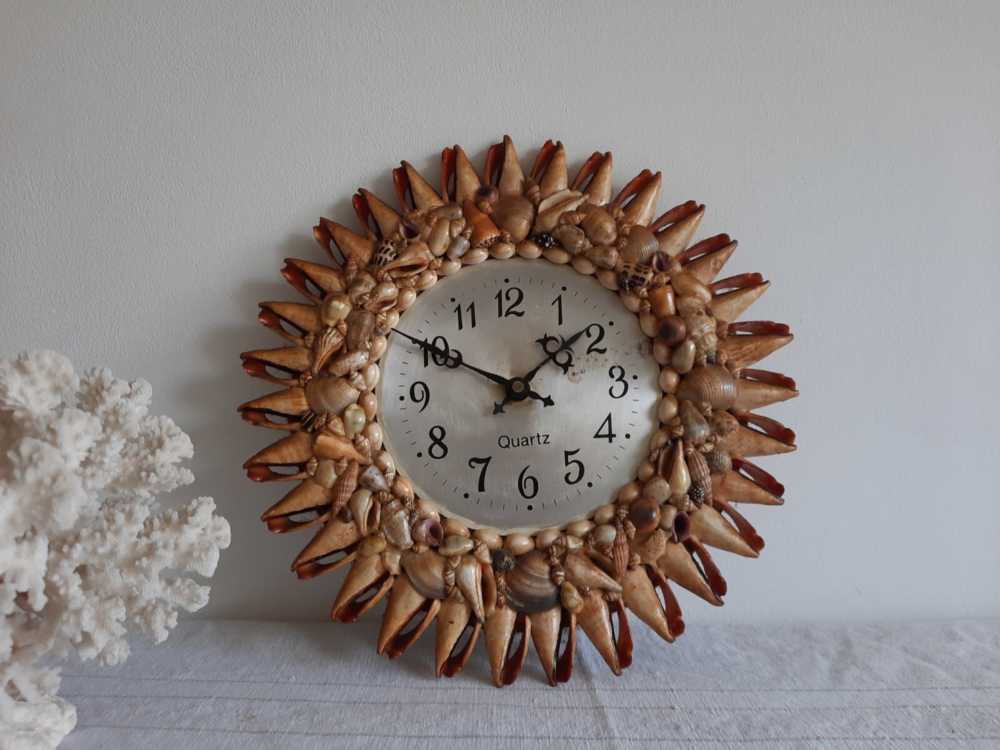 Retro Kitsch Sea Star Art Original Wall Clock Seashells Decorated Quartz Clock