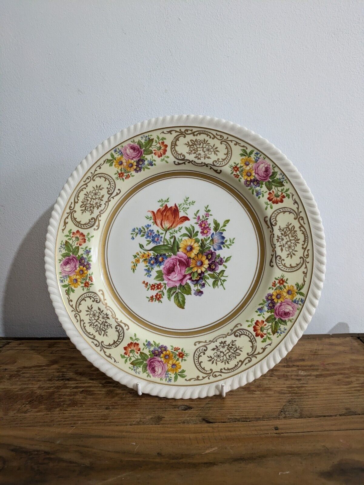 Vintage FLORAL JOHNSON BROS BELFORD OLD ENGLISH FLOWERS GOLD DINNER PLATE VGC