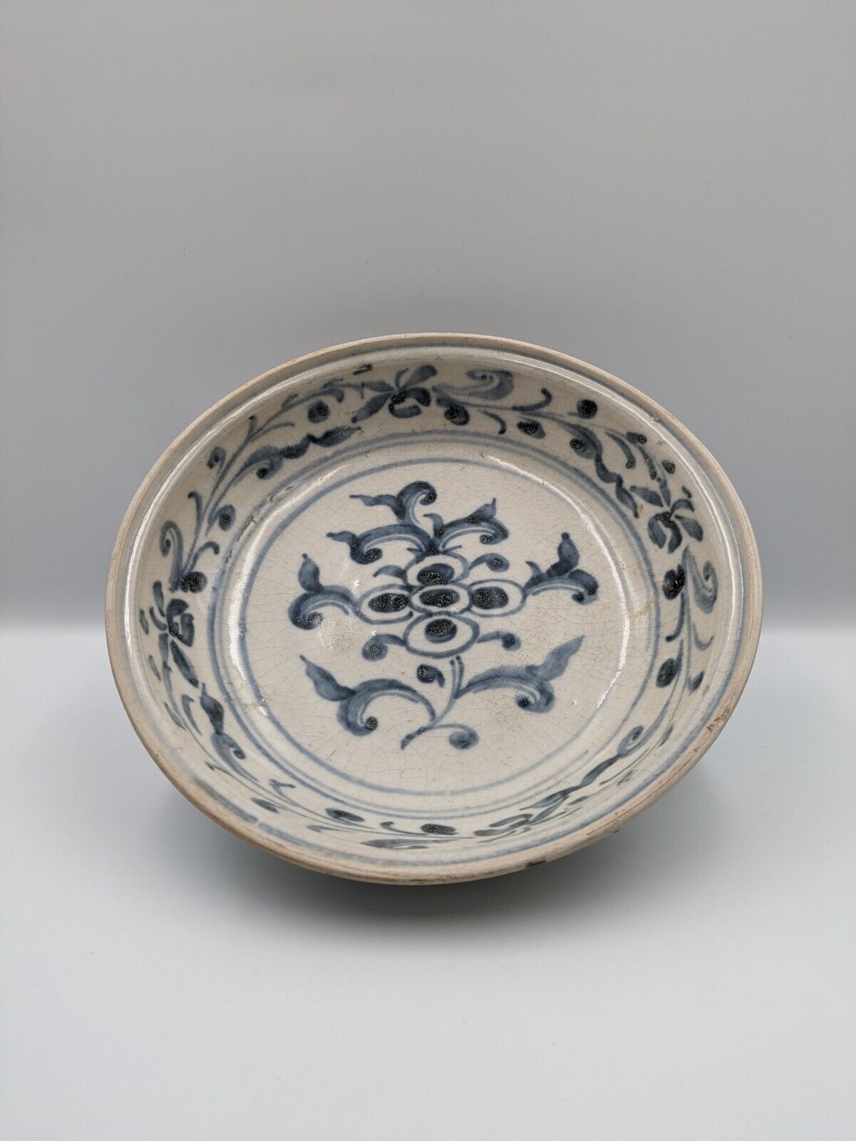 Hoi An Hoard Shipwreck BL/WT Dish with Four Petal Floral Decoration Lot #185356