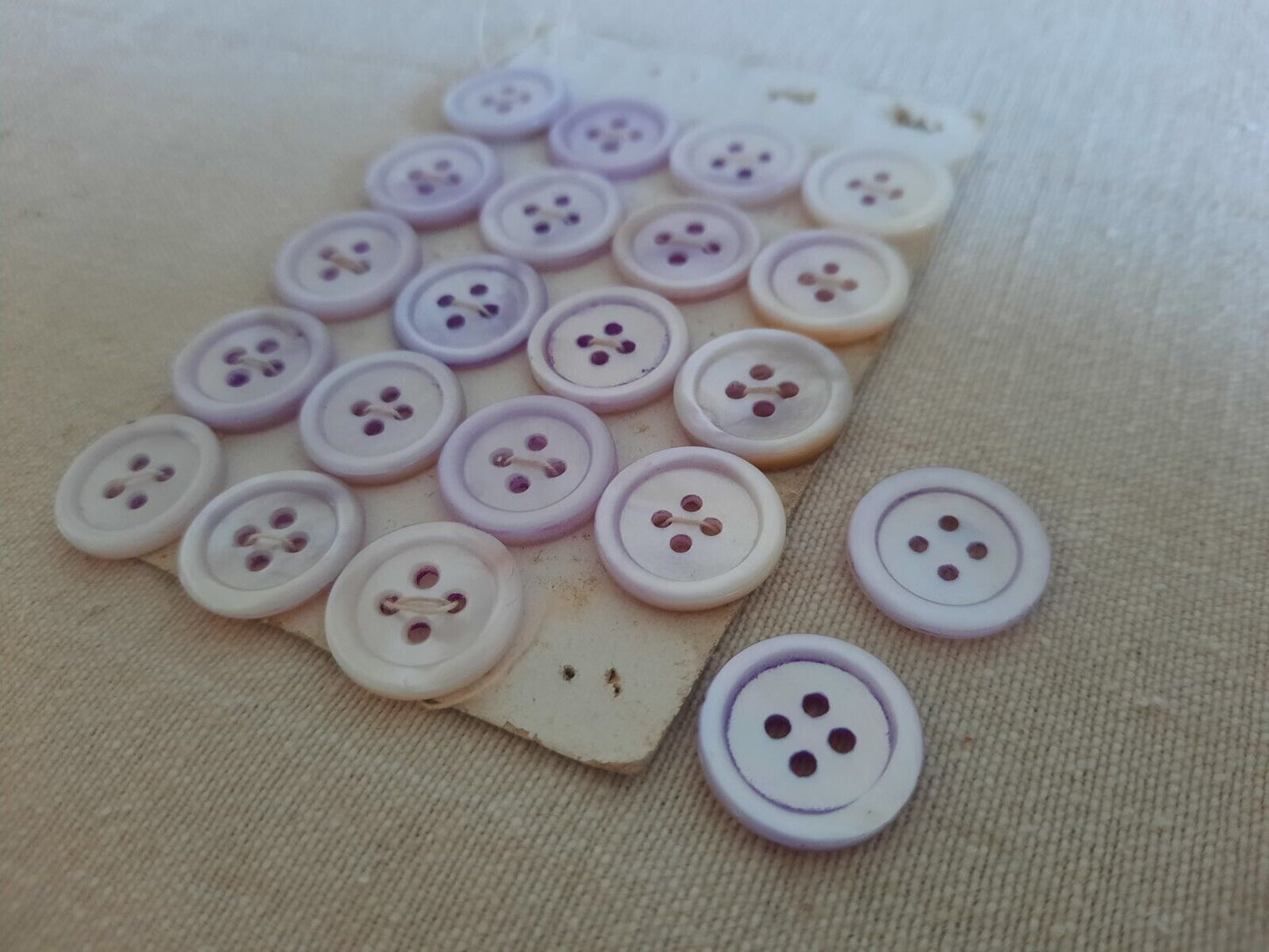 Job Lot Of 21x Vintage Mother Of Pearl Lilac Purple Buttons; Diameter 1.7cm 24g