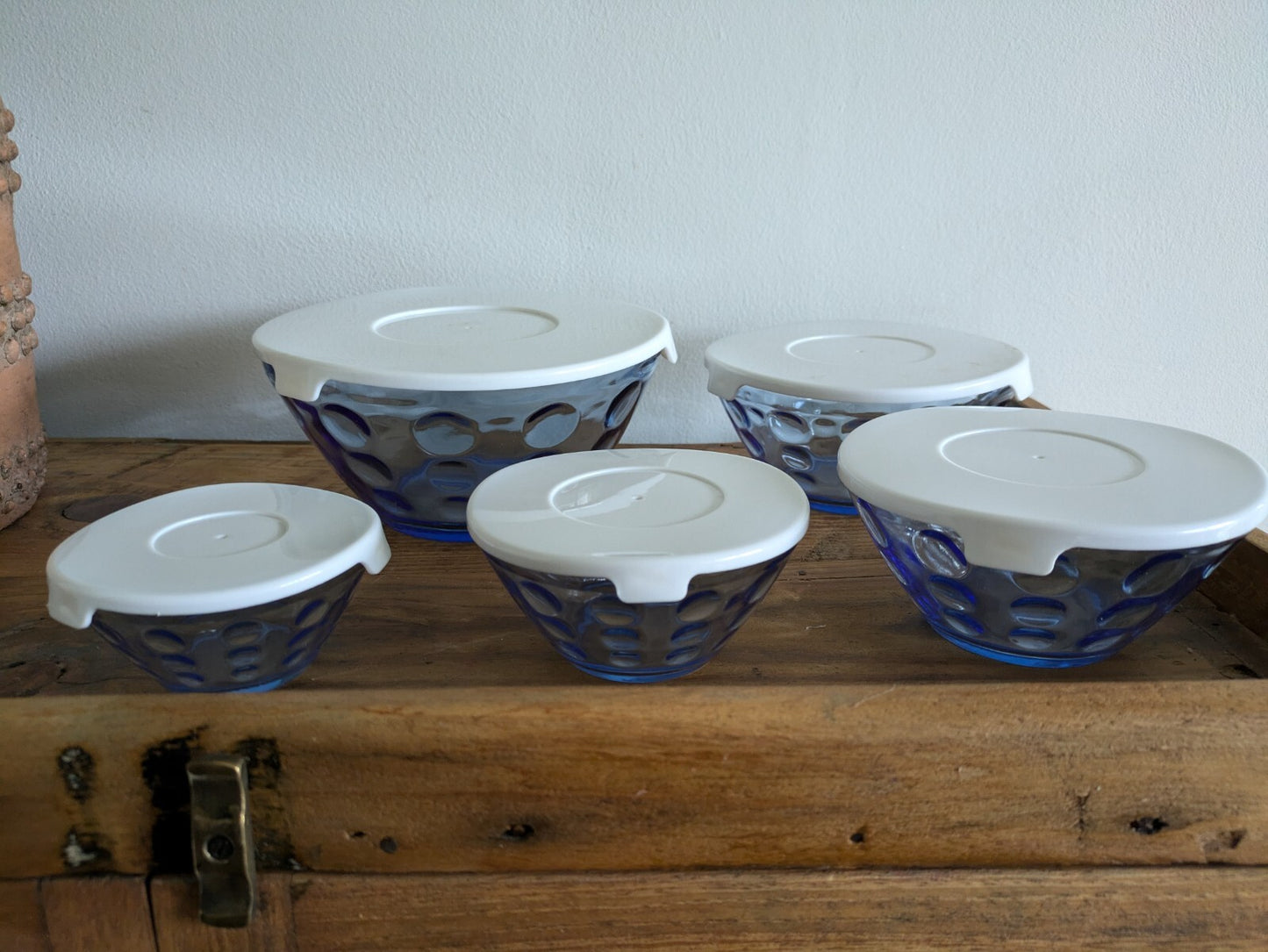 Vintage Set of 5 Stackable Glass Blue Polka Dot Spot Design Bowls W/Lids Nesting