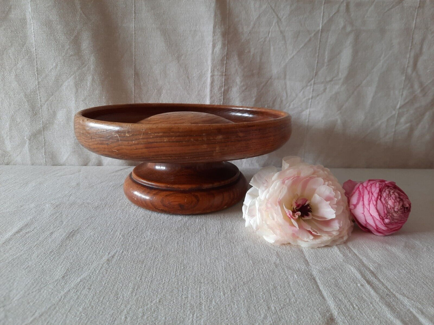 Vintage Hand Turned Elm Wood Domed Centre Pedestal Fruit / Nut Bowl Antique