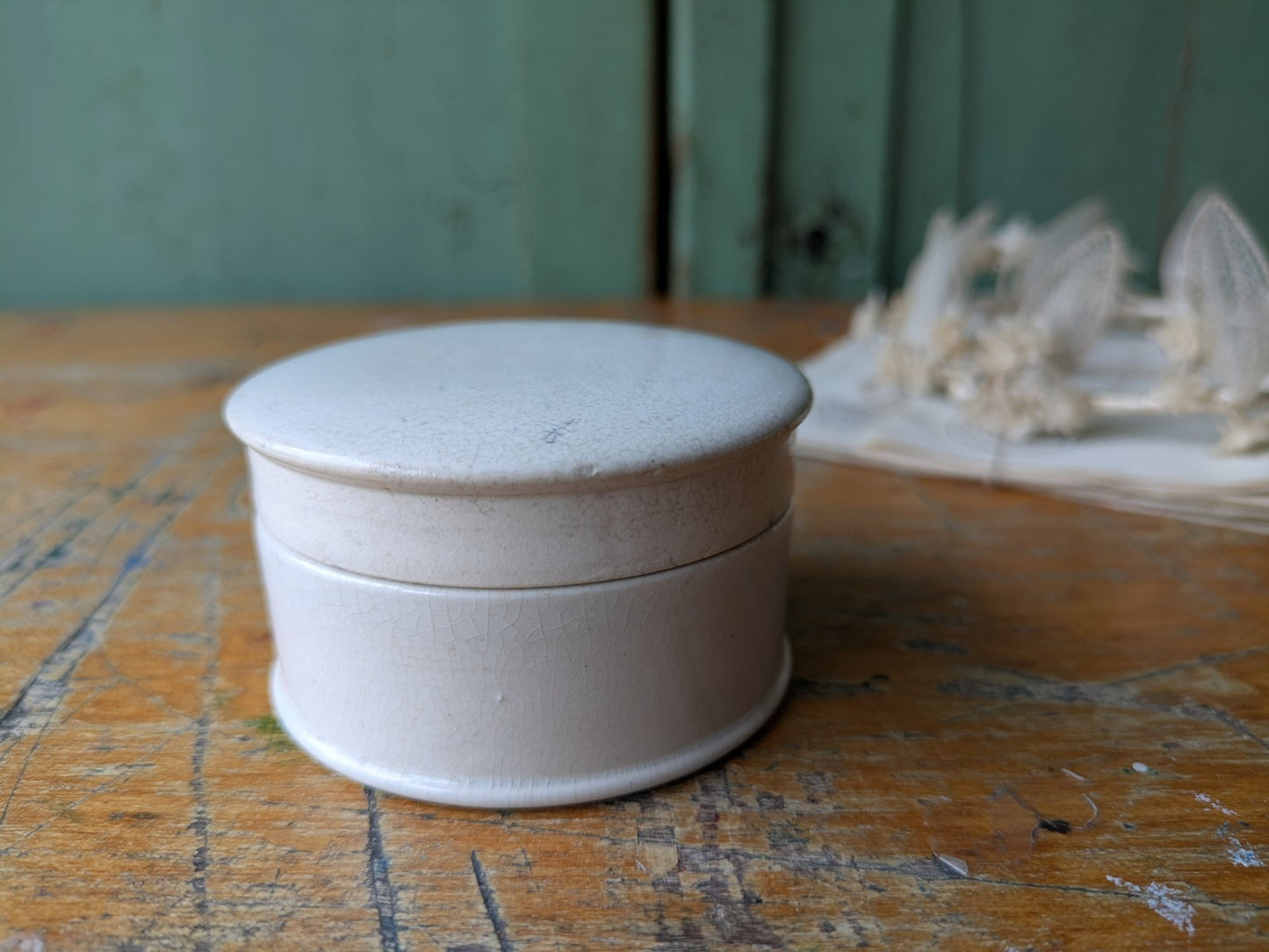 Antique Victorian Ironstone Chemist Apothecary Pot With Lid Plain White Vintage,