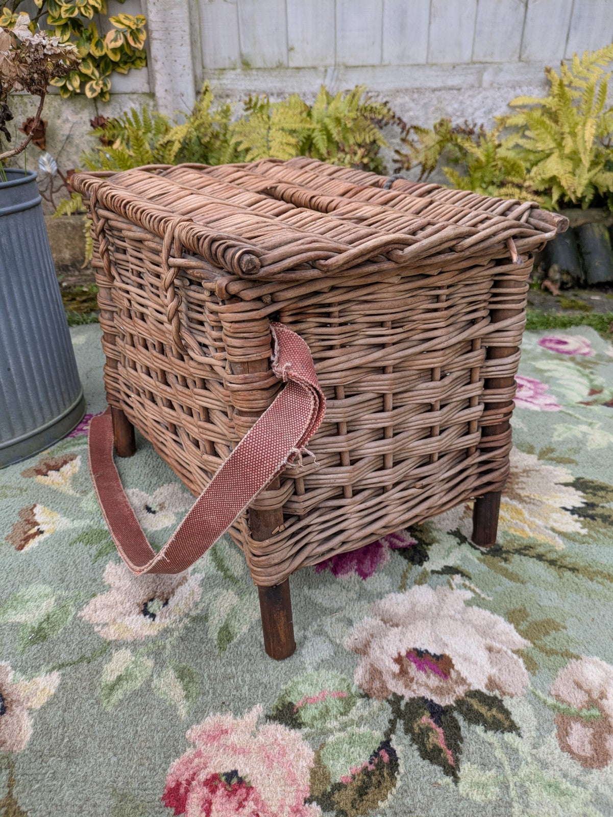 Fishing Creel Basket Logs Fireside Toys Storage Prop Vintage Wicker Seat Small