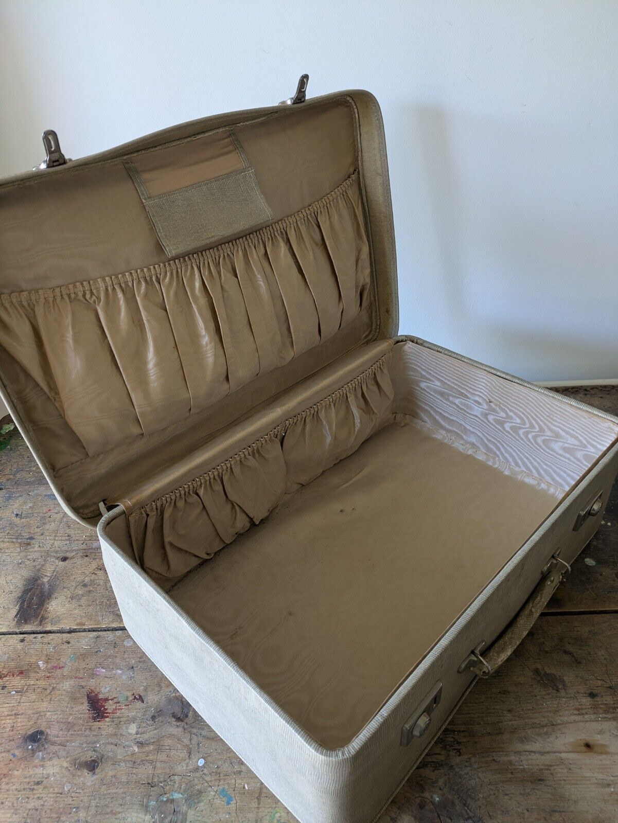 Vintage Faux Animal Skin Suitcase Beige Off White Cream Retro Luggage Prop Vgc