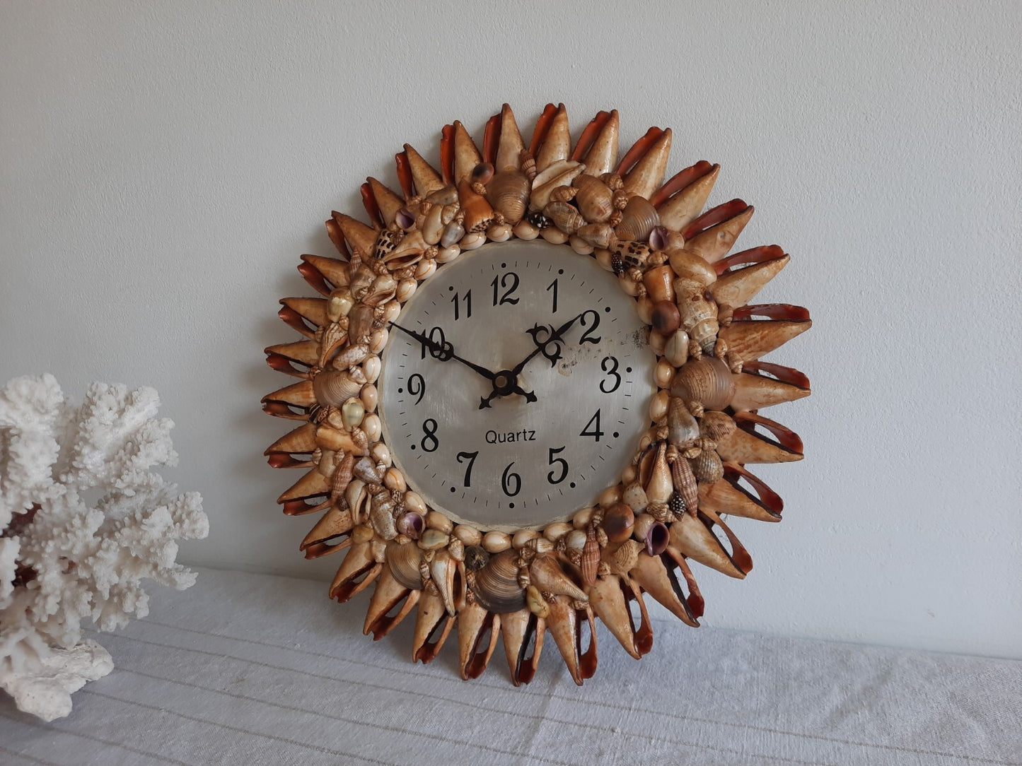 Retro Kitsch Sea Star Art Original Wall Clock Seashells Decorated Quartz Clock