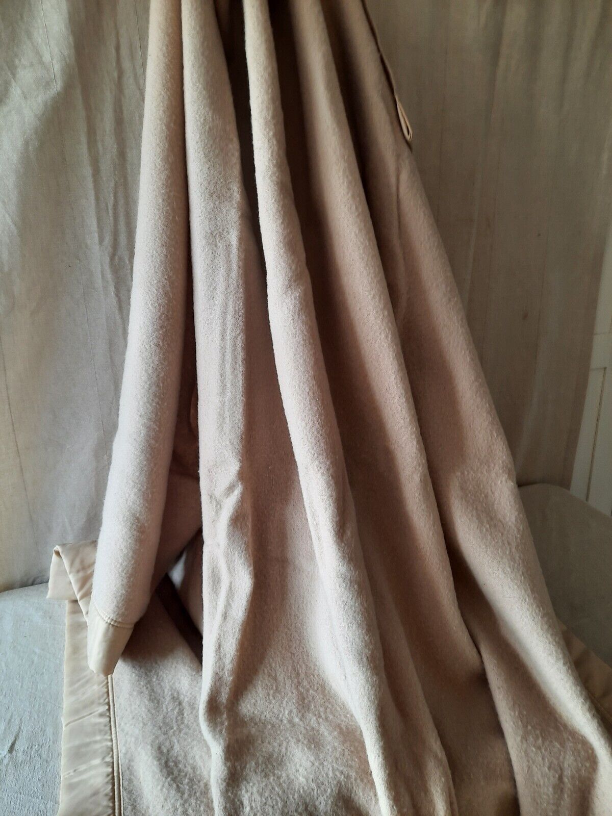 ATKINSON NORTHSTAR VINTAGE 100% WOOL THICK COSY CREAM BLANKET 175cm X 236cm Prop