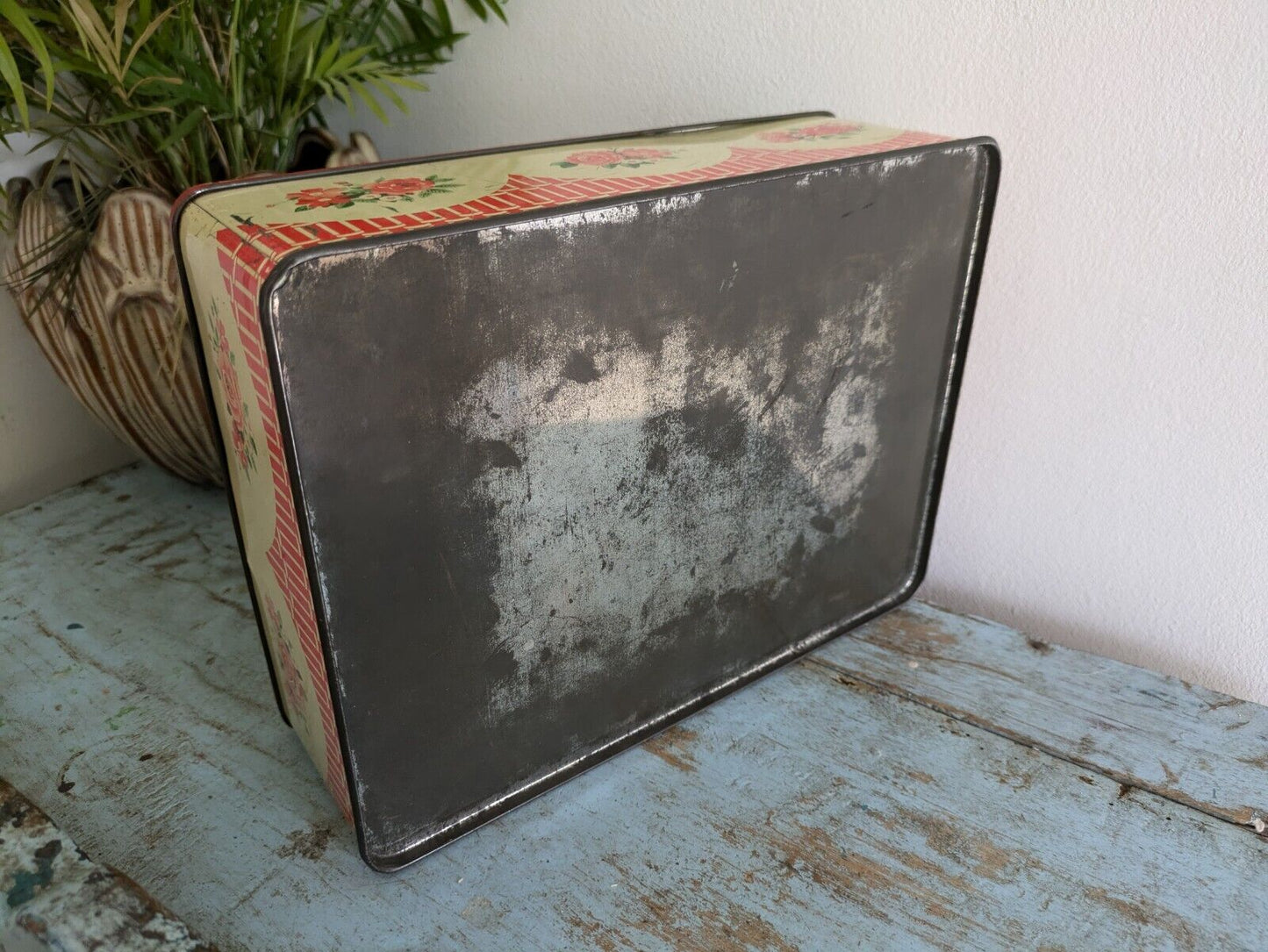 Vintage Box Of Lithographed Tinplate Shabby Chic Retro Roses Vintage Floral Tin