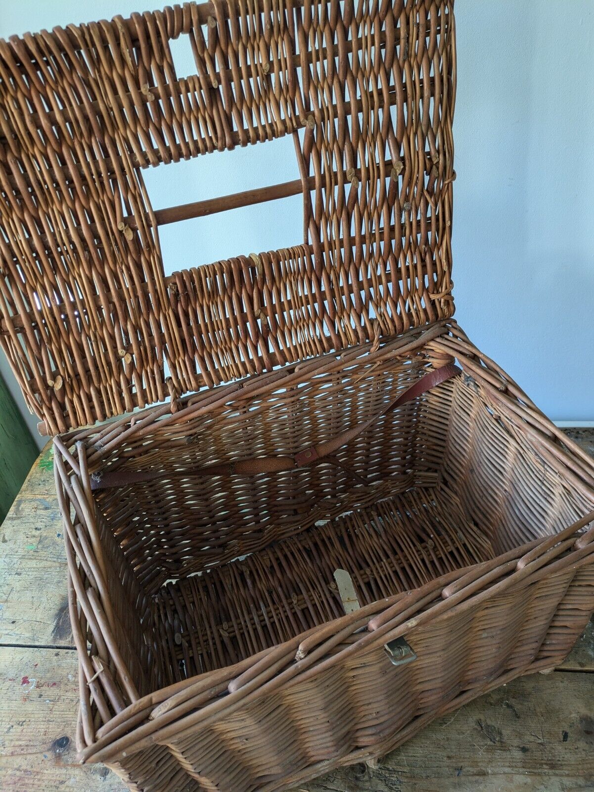 Fishing Creel Basket Logs Fireside Toys Storage Fishing Prop Vintage Wicker Seat