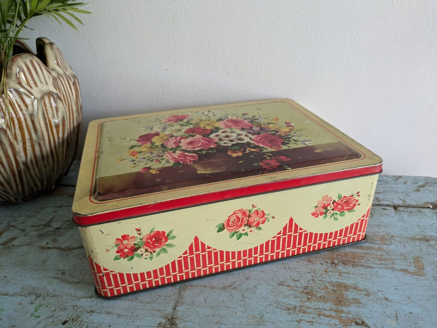 Vintage Box Of Lithographed Tinplate Shabby Chic Retro Roses Vintage Floral Tin