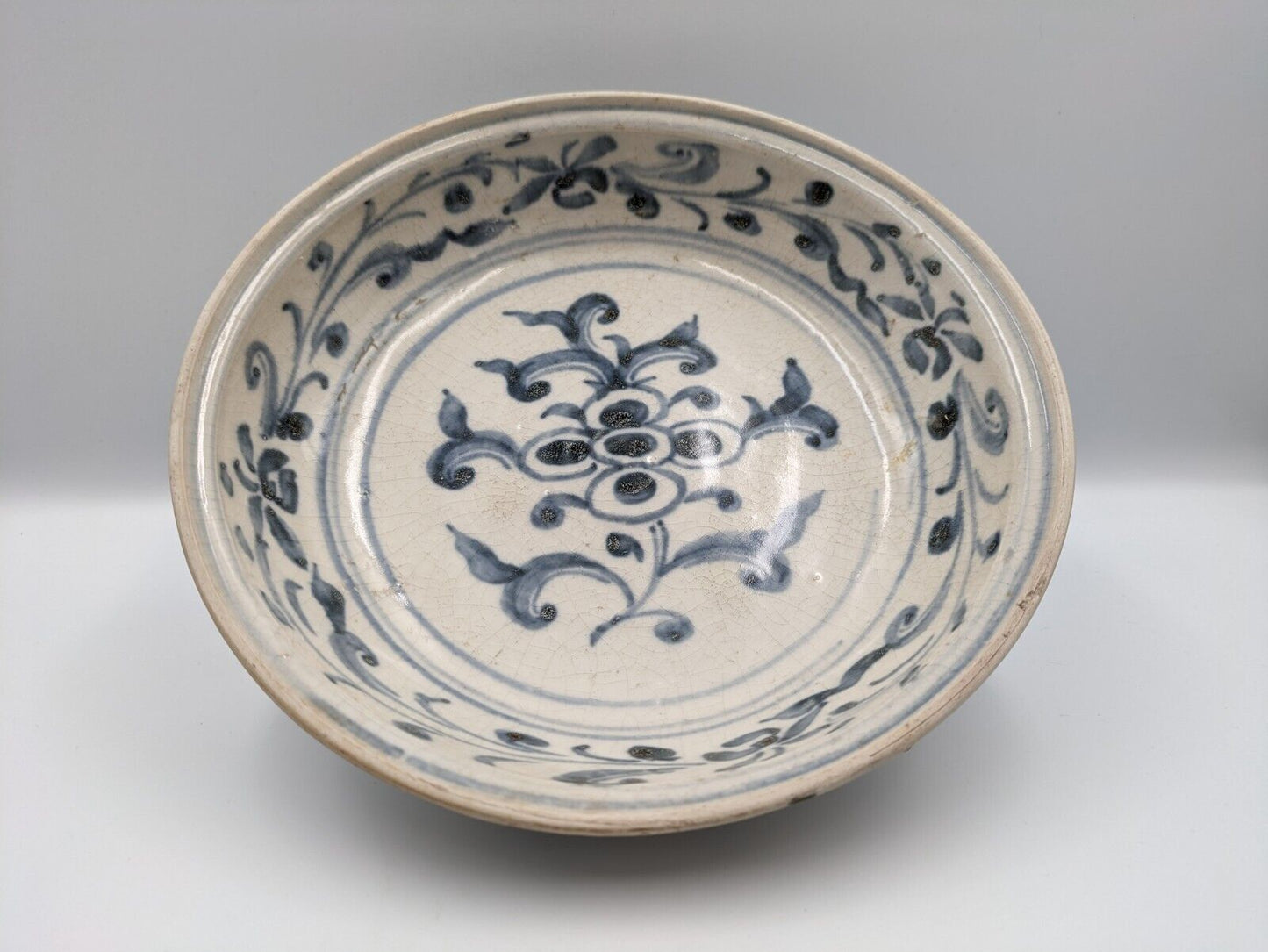 Hoi An Hoard Shipwreck BL/WT Dish with Four Petal Floral Decoration Lot #185356
