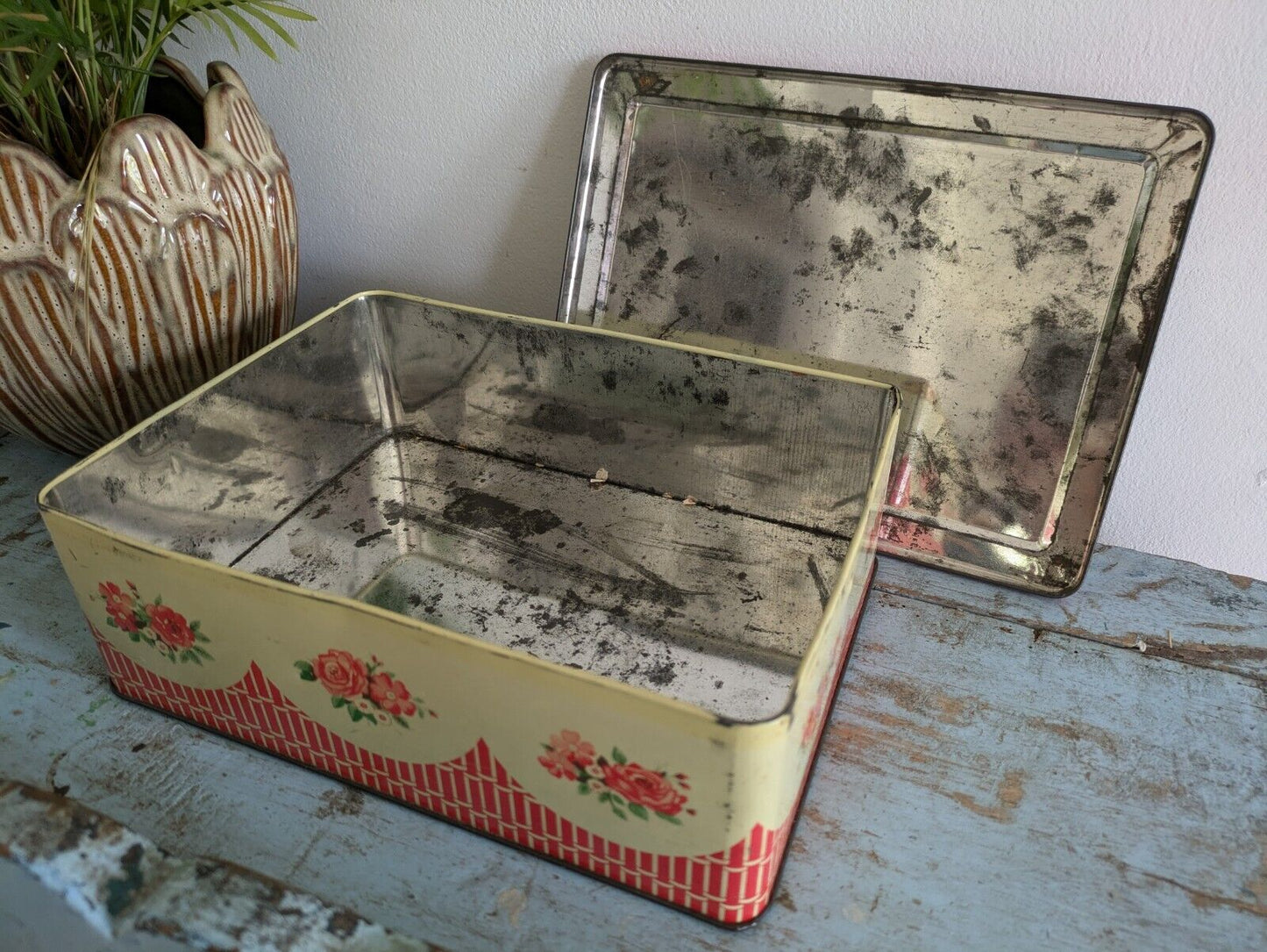 Vintage Box Of Lithographed Tinplate Shabby Chic Retro Roses Vintage Floral Tin