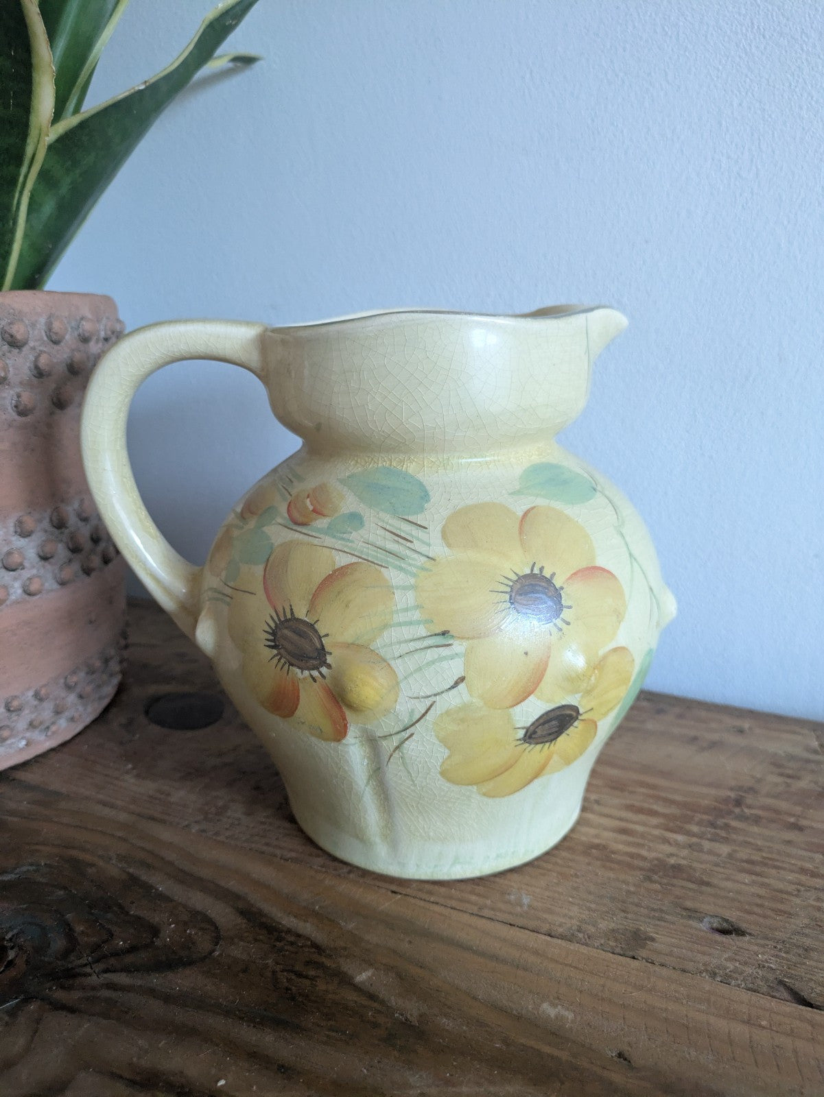 VINTAGE 1930s Art Deco TUDOR yellow/Floral dripware large jug pitcher Spring Vgc