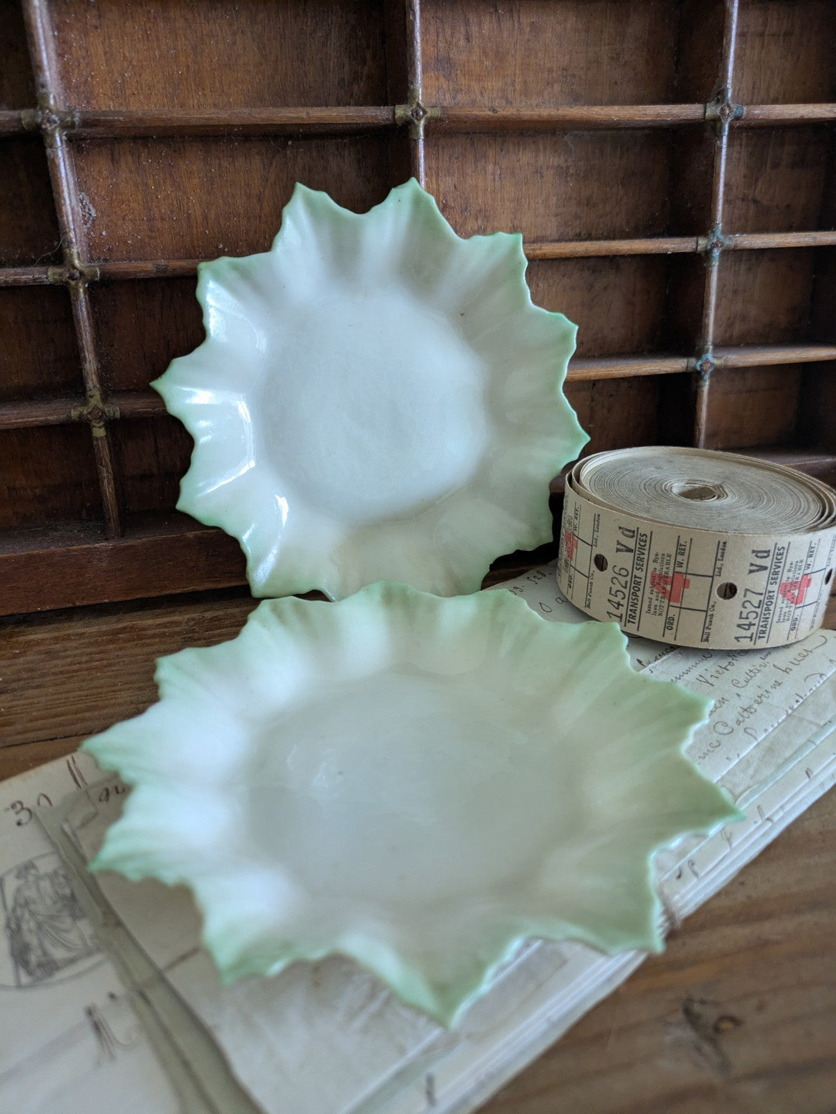2x Belleek Antique Ruffle Edge Porcelain Green Leaf Plate Dish c.1891-1926 VTG 