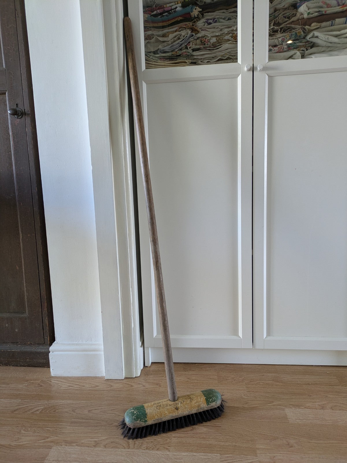 1950s Kleensweep House Broom Wood Long Handle Sweeping Brush K8 Pure Bristle Vtg
