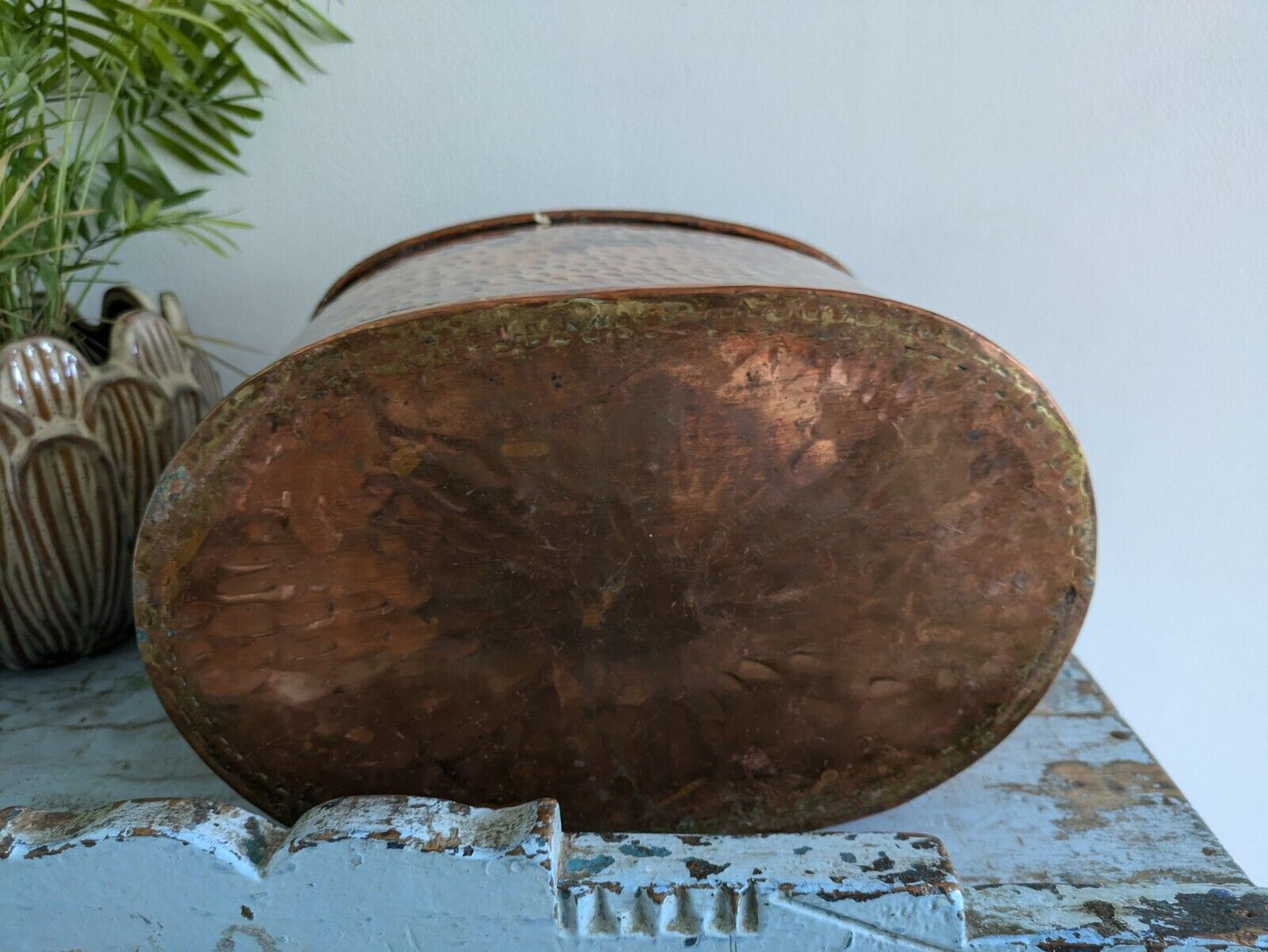 XL Antique Hammered Copper Pot Roll Edge Dovetail Seam Brass Lion Planter Bucket