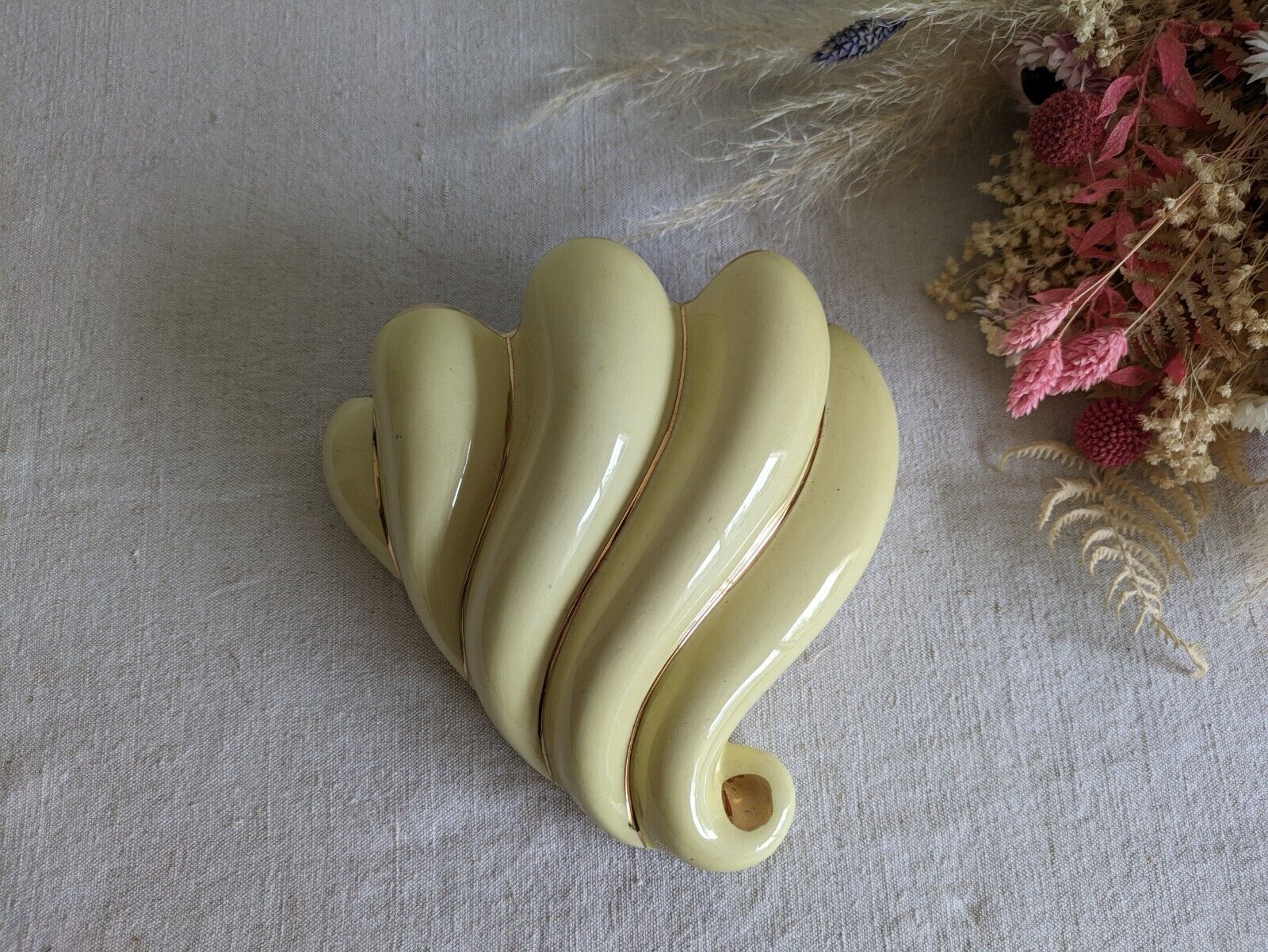 Vintage Sadler Ceramic Wall Pocket Yellow MCM 50s 60s Vase Shell Lemon 22ct Gold