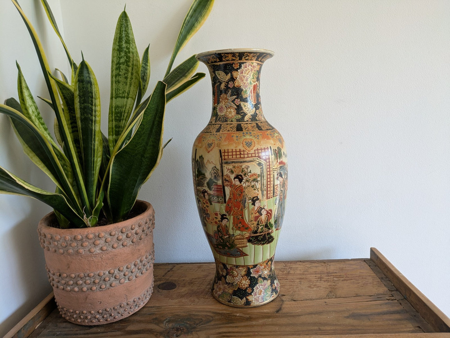 VINTAGE RARE ZHONGGUO ZHI ZAO HAND PAINTED CHINESE VASE 44.5cm TALL