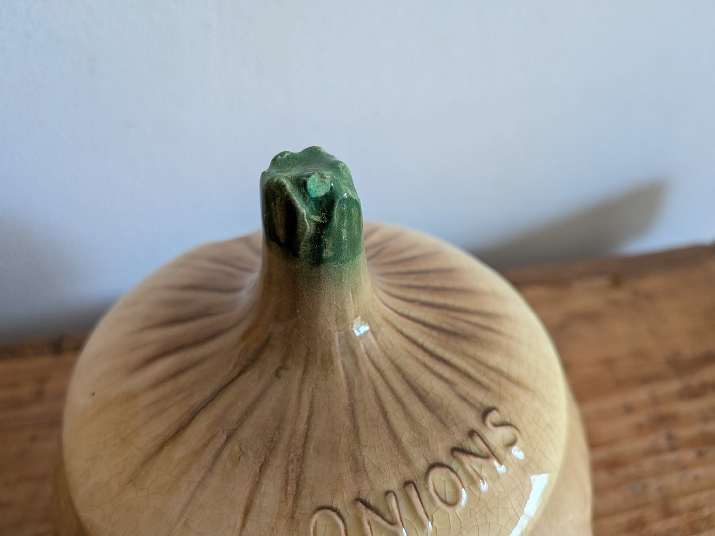 Vintage Crying Onion Pot 4756 Sylvac Lidded Beige Pot Made in England Crazed Old
