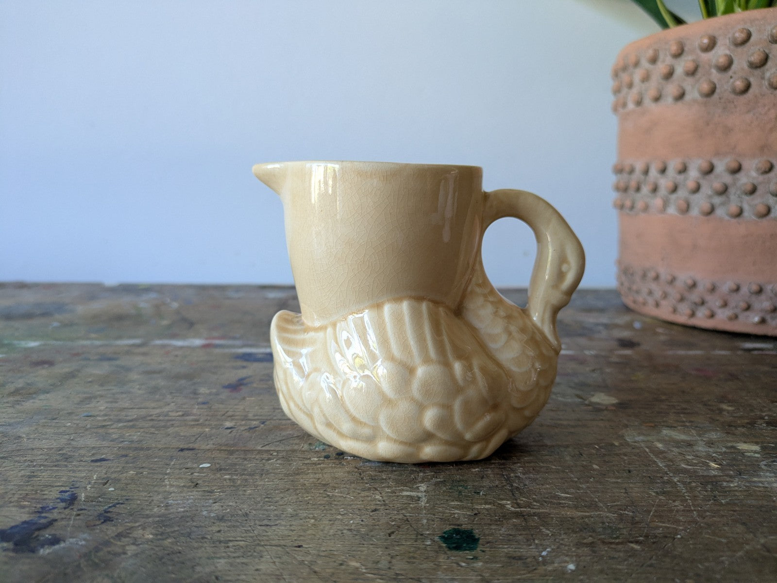 ANTIQUE VINTAGE CREAM JUG SWAN SHAPE CREAM COLOUR CRAZED PROP CREAMER MILK RETRO