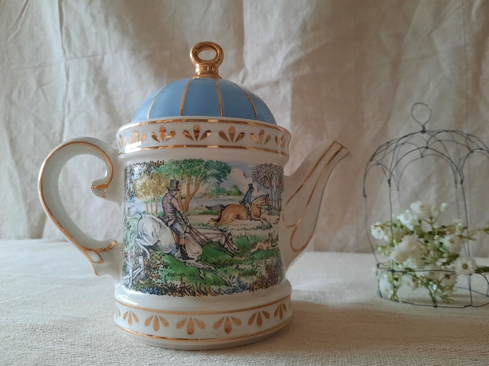 2x Vintage Sadler Sporting Scenes 18th Century Shooting Collectable Tea Pot old