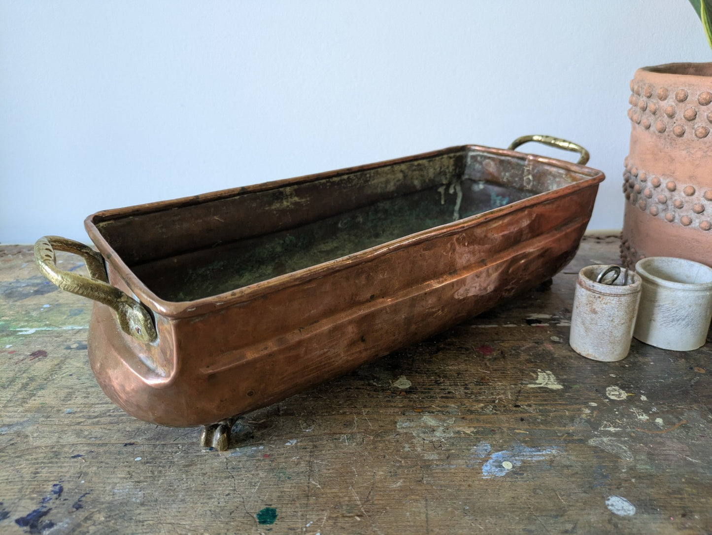 XL Antique Hammered Copper Pot Roll Edge Dovetail Seam Brass Lion Planter Window
