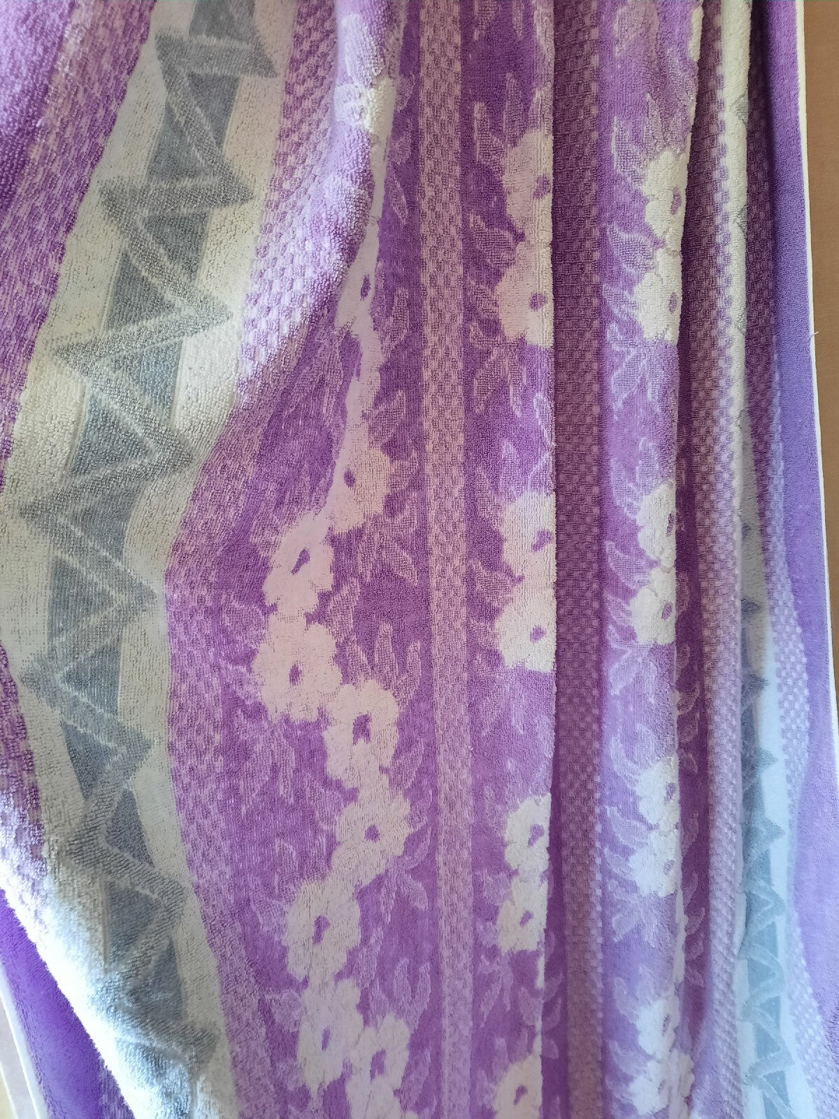 1 Vintage Towel Patterned Purple Retro Bath bathroom original prop old Spinney