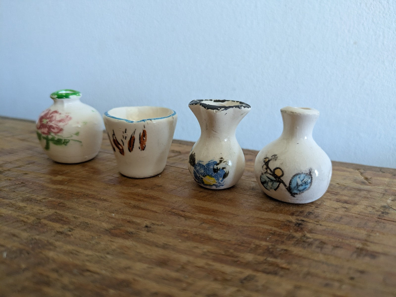 4x Miniature Vintage Pottery Handpainted Vases Dollhouse Prop Ceramic Tiny Small
