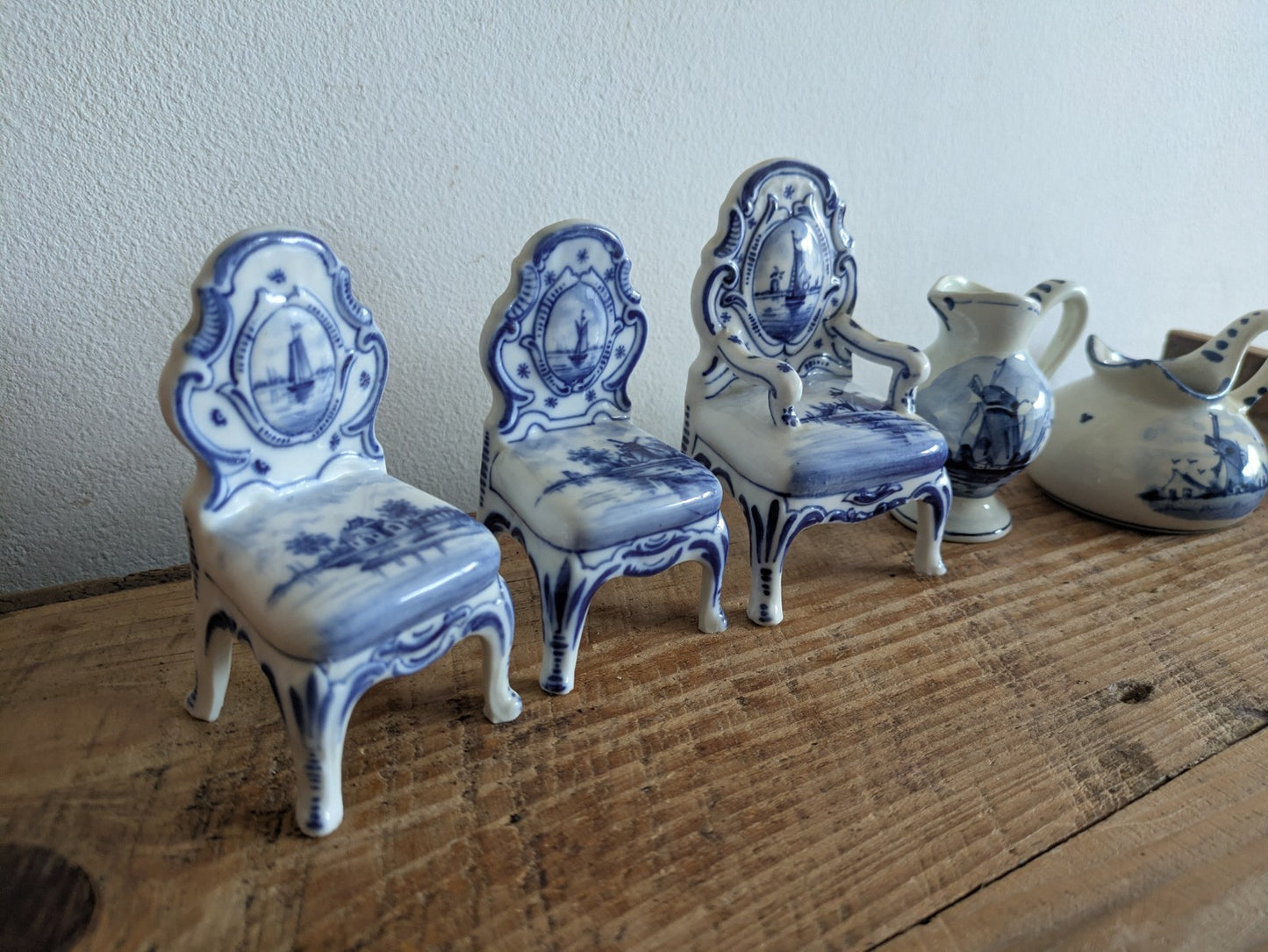 Vintage Porcelain Delft Holland Zeneth Jug Pitcher Mini Chair Armchair Blue Whit