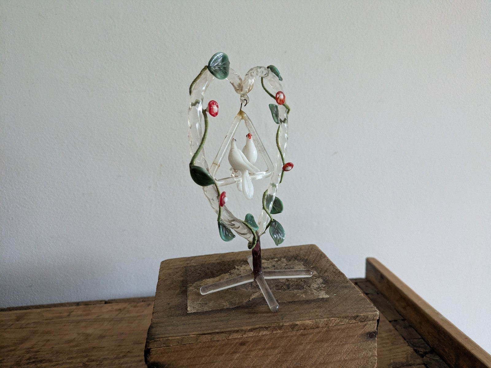 VTG Ornate Hand Blown Glass Wedding Cake Topper Heart Humming Birds Doves Leaves