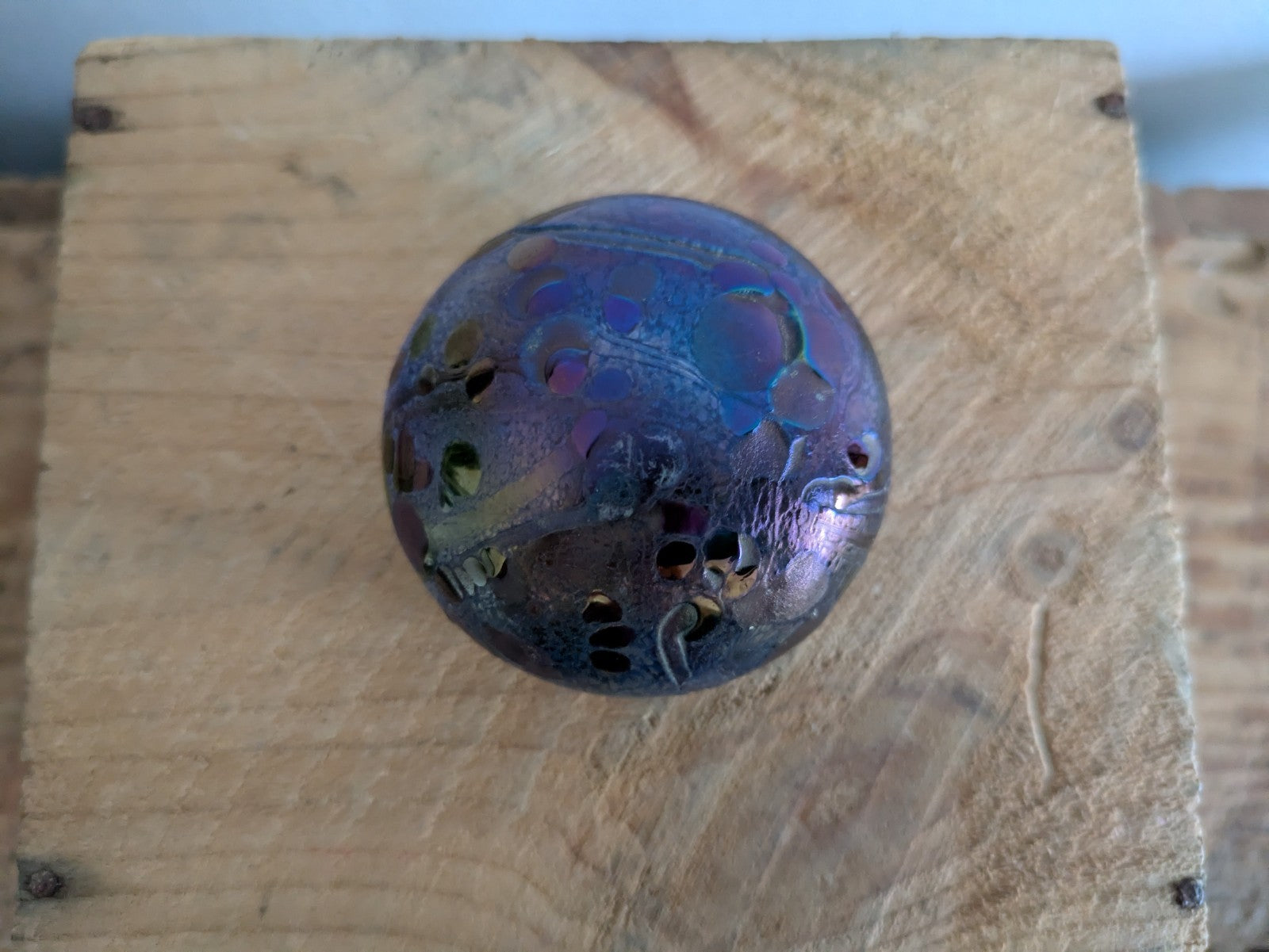 Isle of Wight Studio Purple Speckled Glass Paperweight Vintage Pebble Iridescent